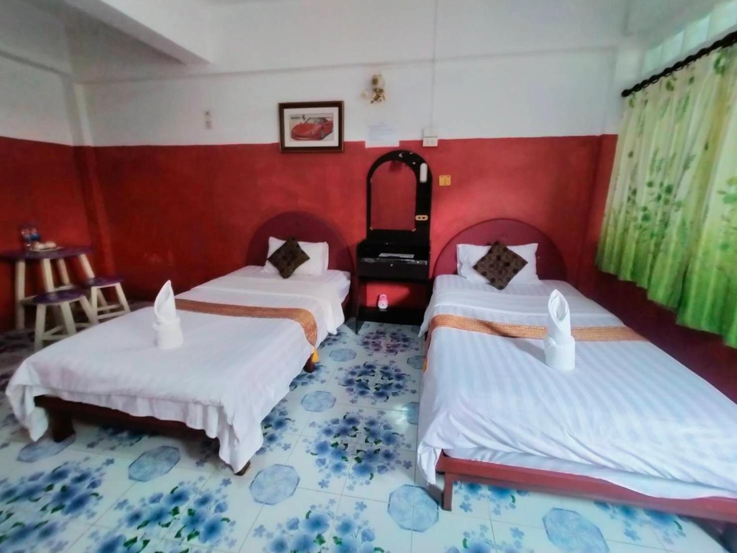 Twin Room with Private Bathroom - Fan - Photo 24