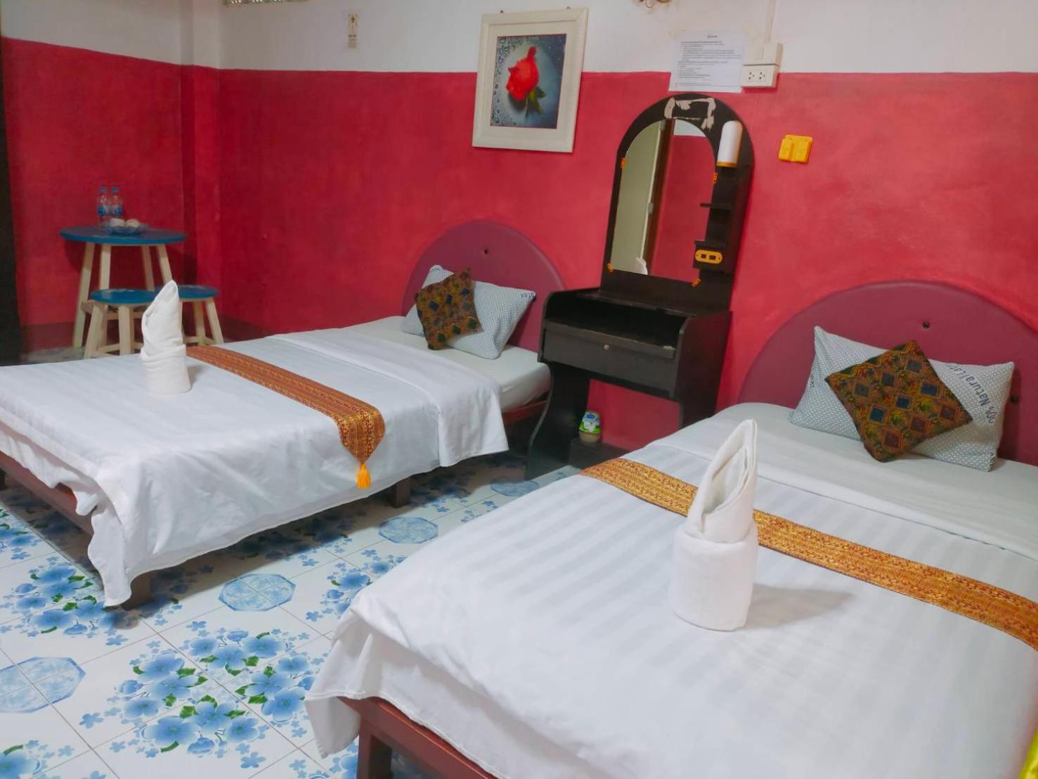 Twin Room with Private Bathroom - Fan - Photo 8