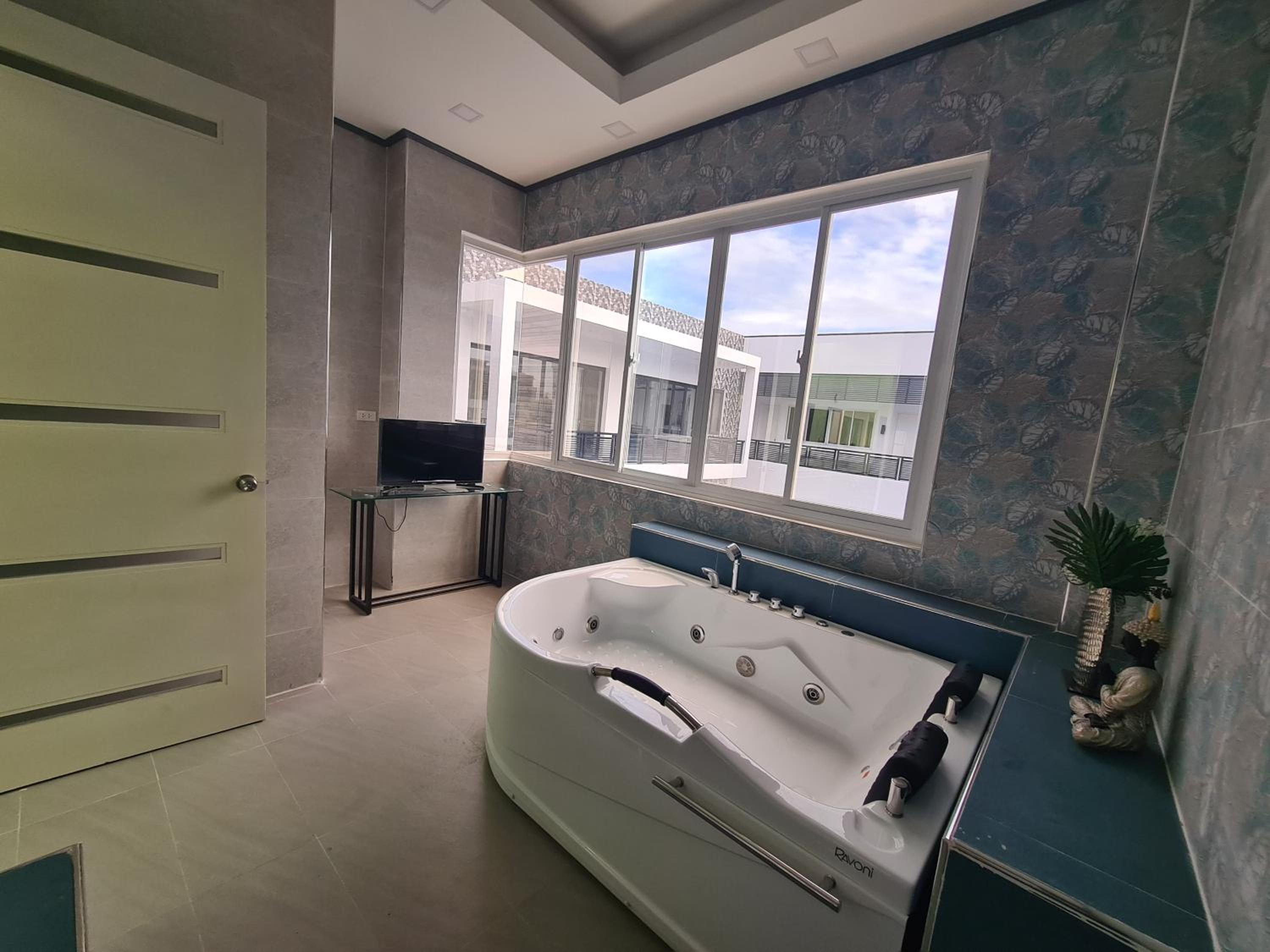Studio with Spa Bath photo 3