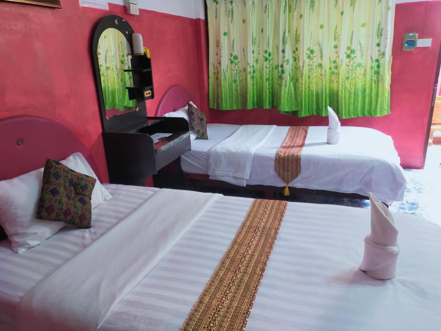 Twin Room with Private Bathroom - Fan - Photo 21