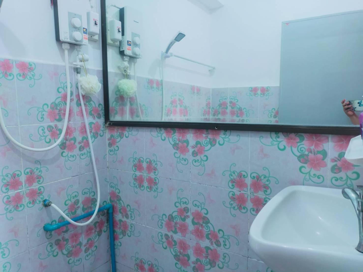 Twin Room with Private Bathroom - Fan - Photo 20