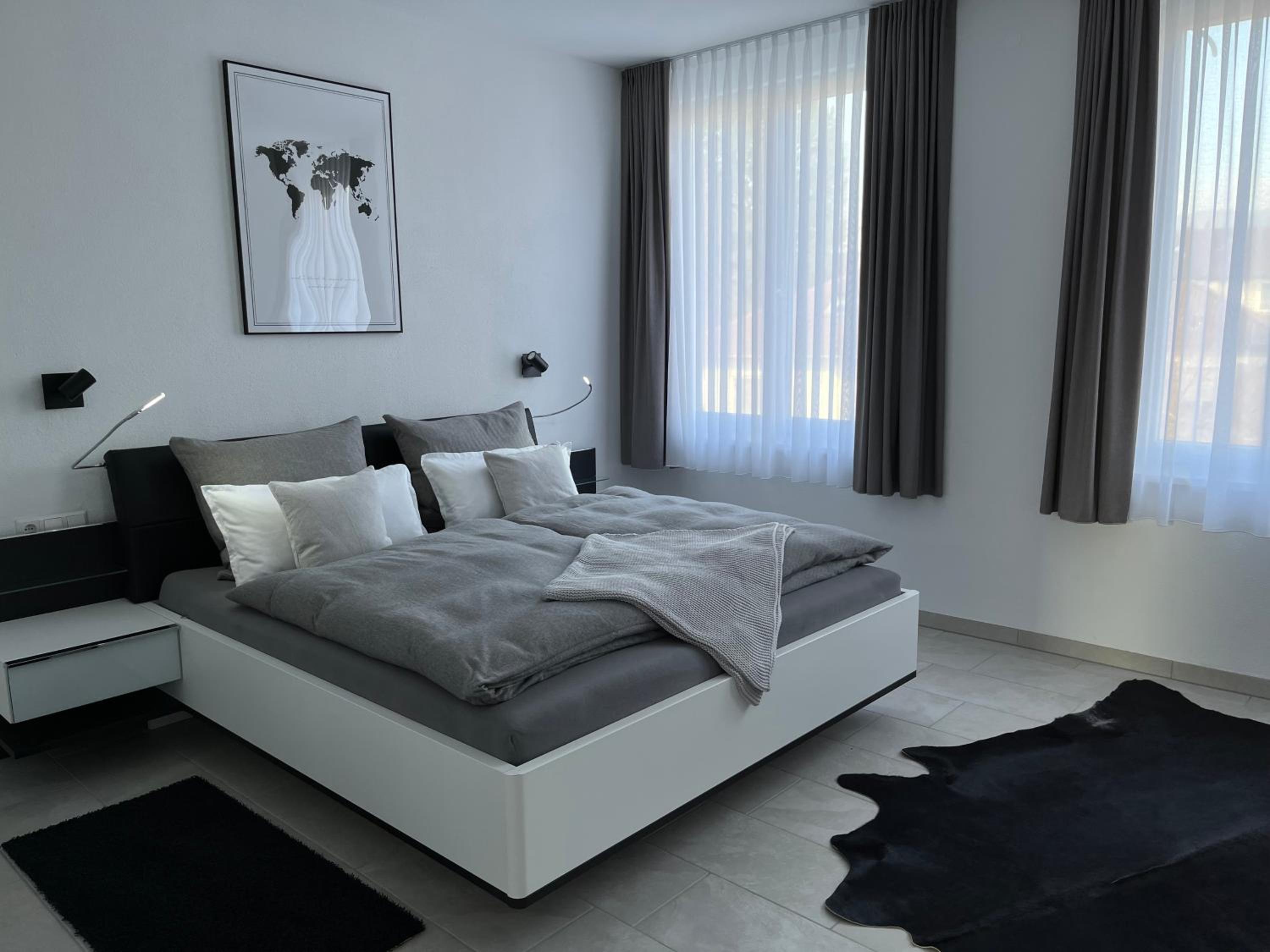 One-Bedroom Apartment photo 1
