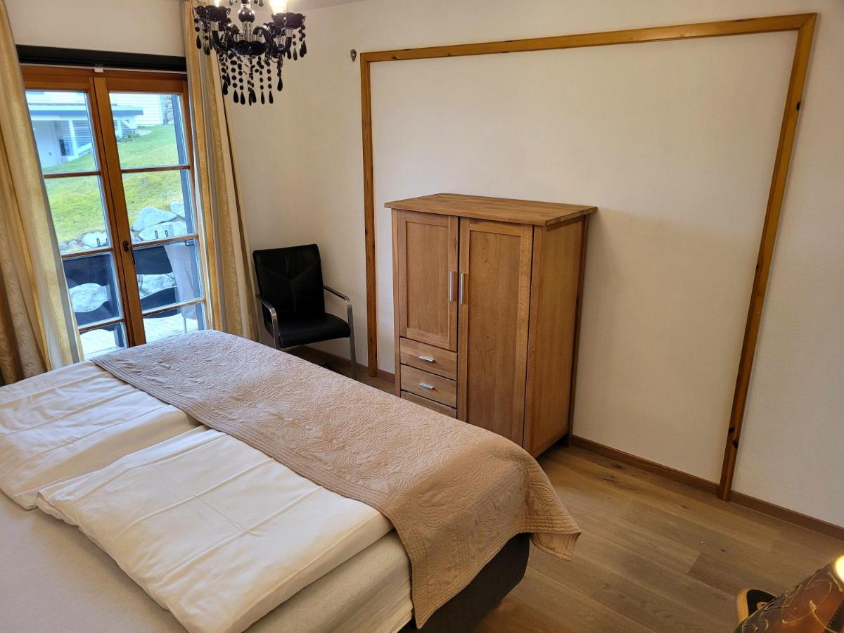 Apartment 6 photo 1