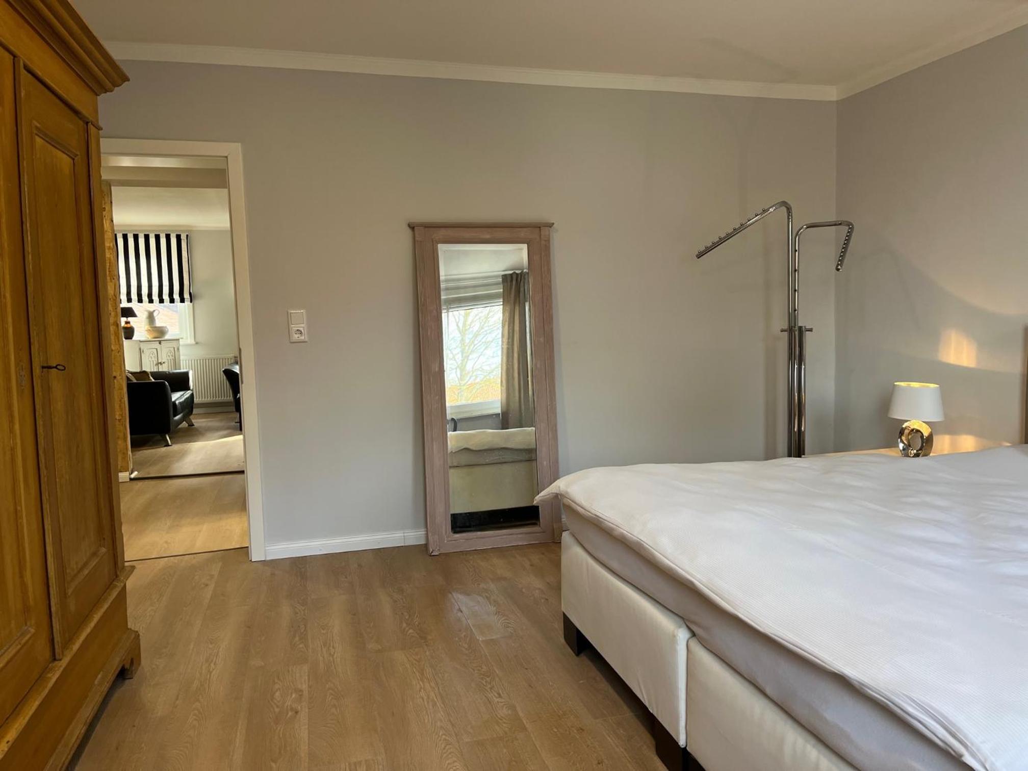 One-Bedroom Apartment photo 3