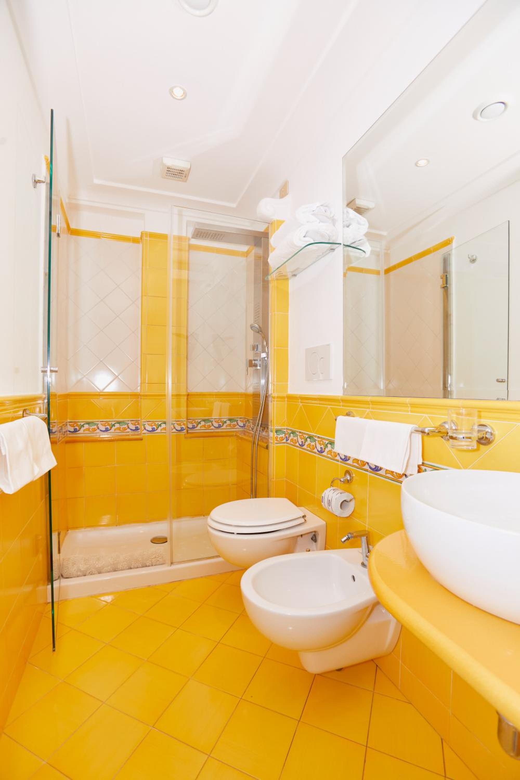 Superior Double Room with Balcony and Sea View - Photo 8