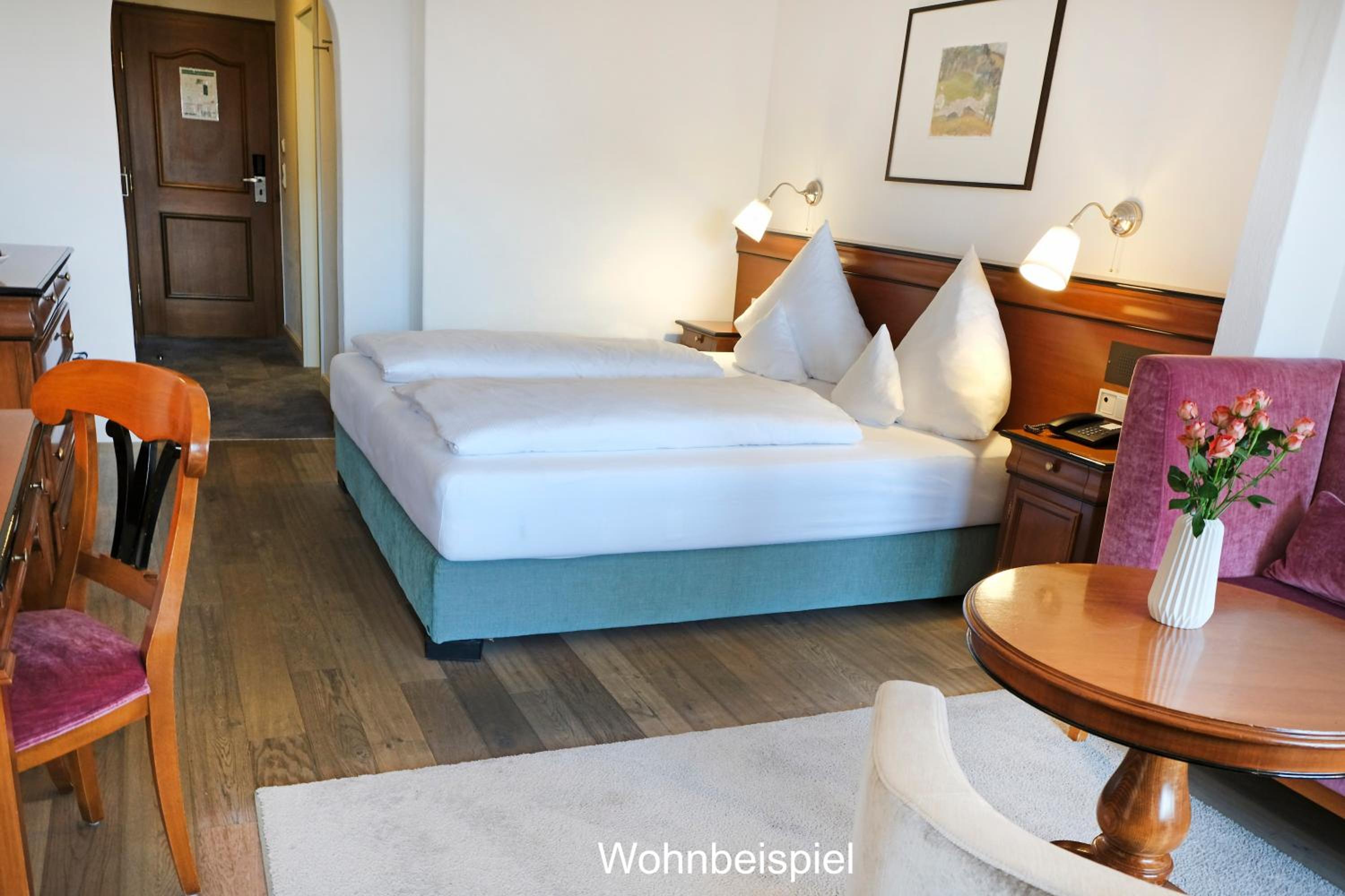 Deluxe Double Room with Balcony - Photo 12