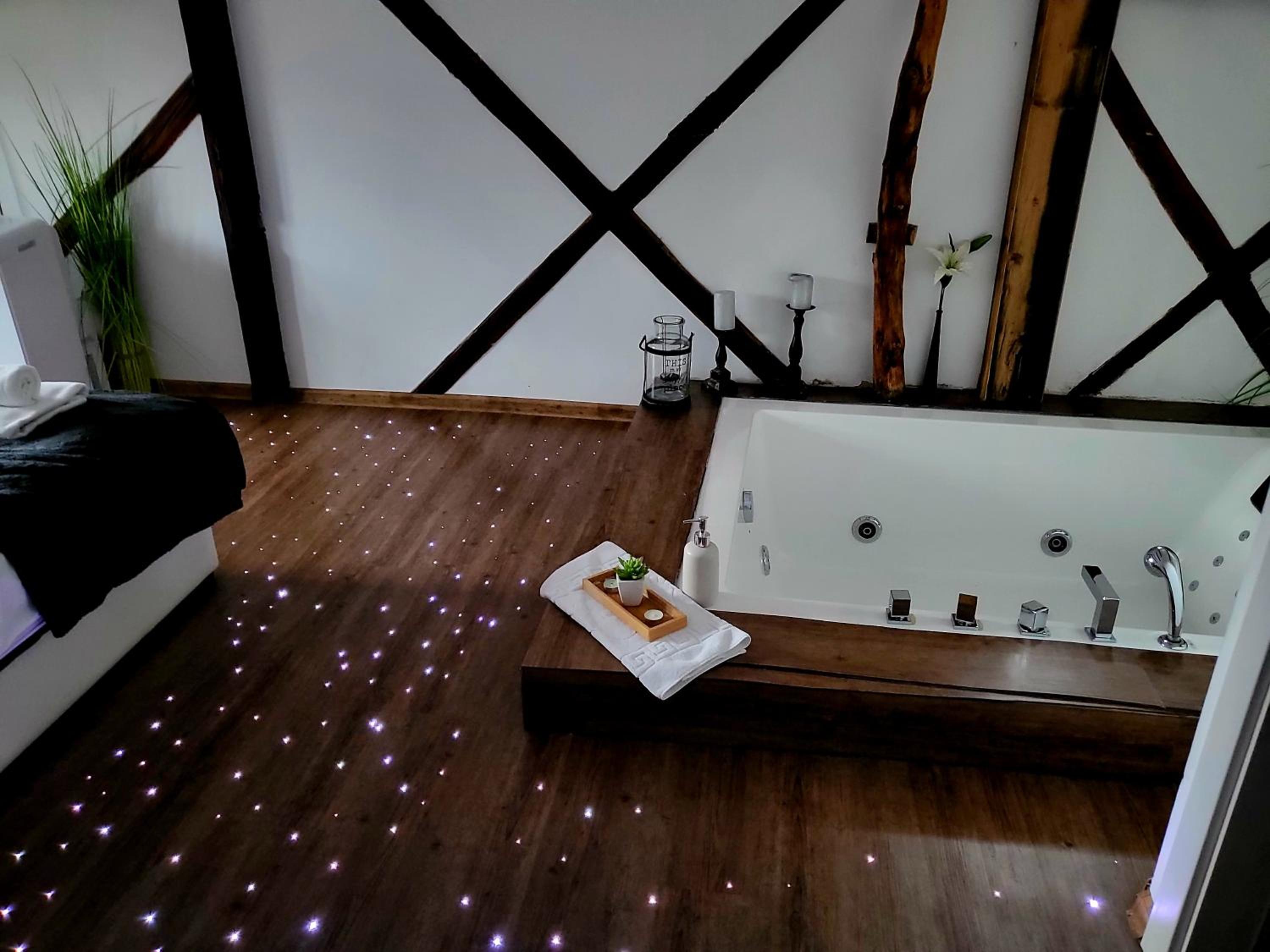 Deluxe Double Room - Photo 7