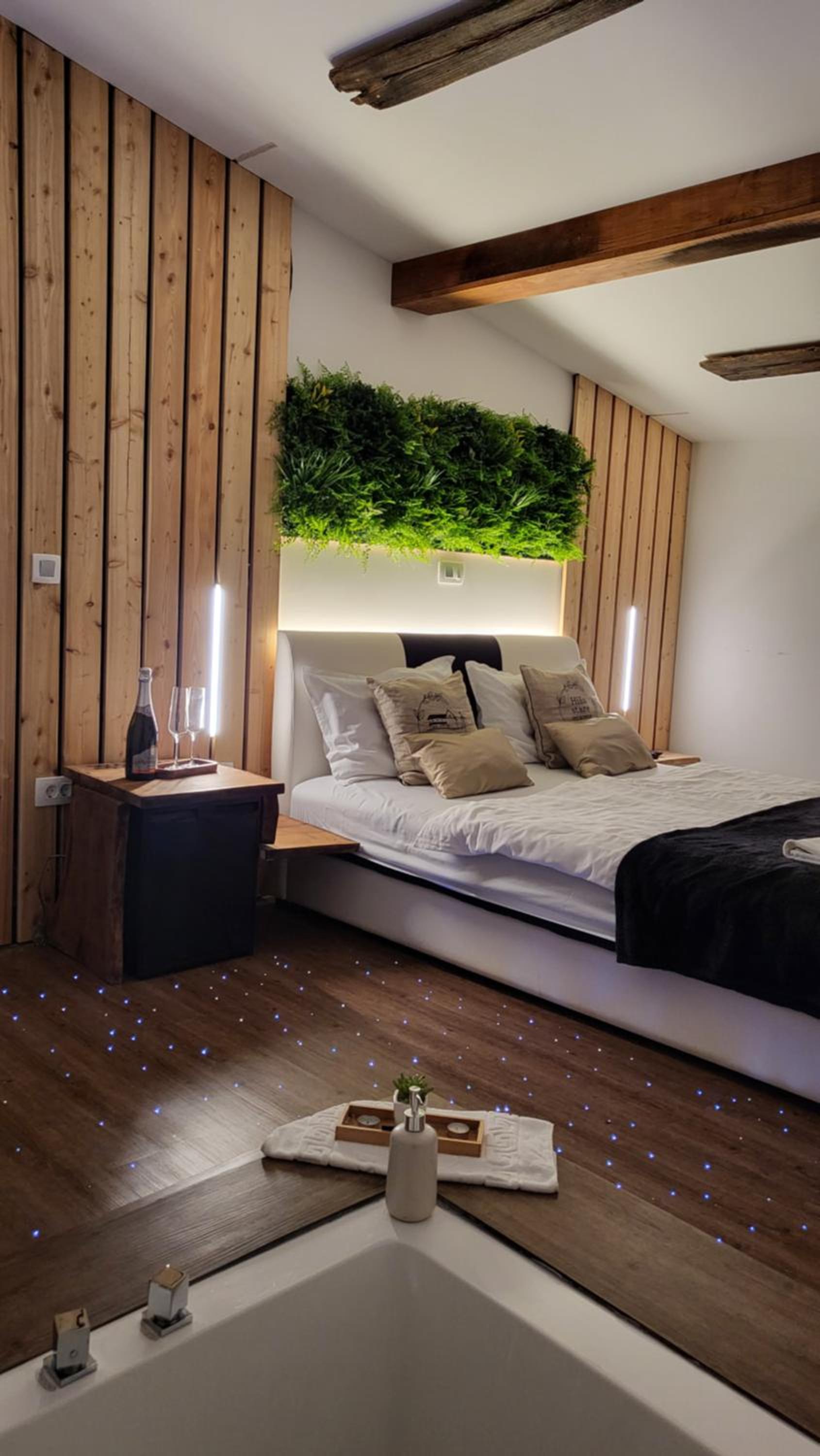 Deluxe Double Room - Photo 5
