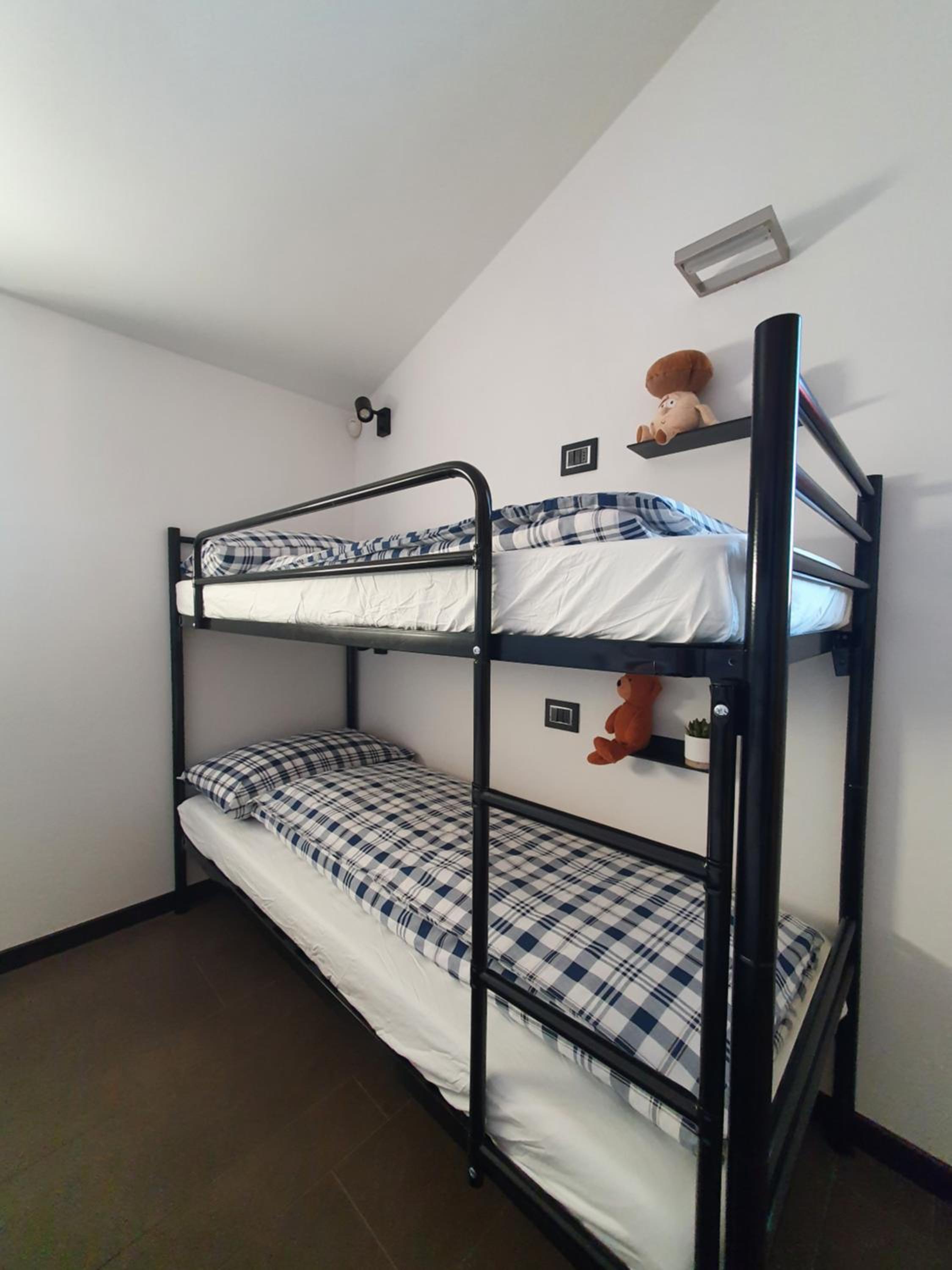 Quadruple Room with Private Bathroom photo 3