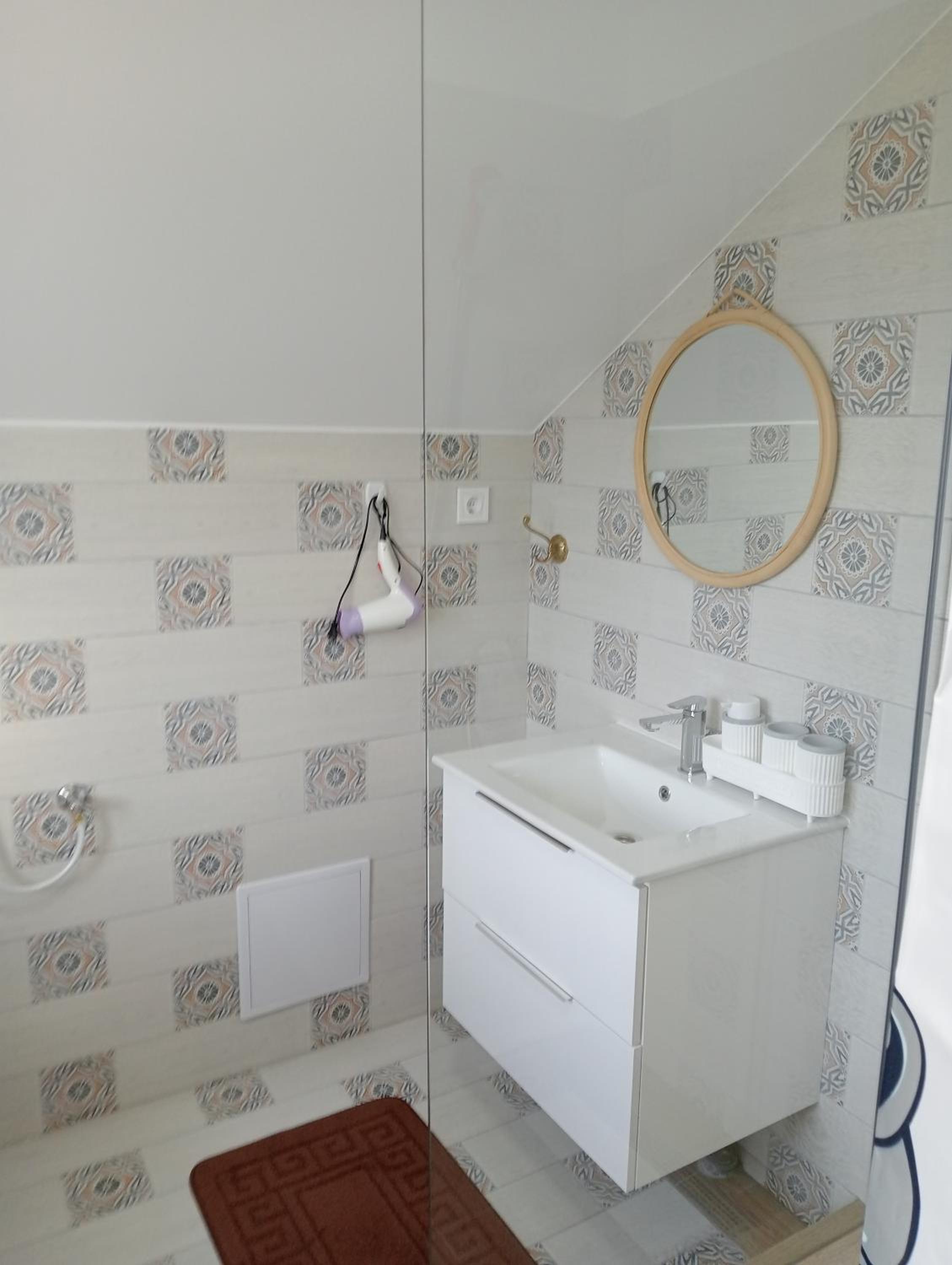 Three-Bedroom House photo 2