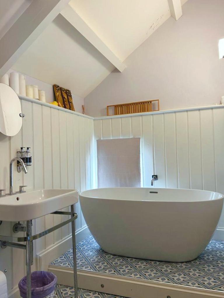 Deluxe Suite with Sea View photo 3
