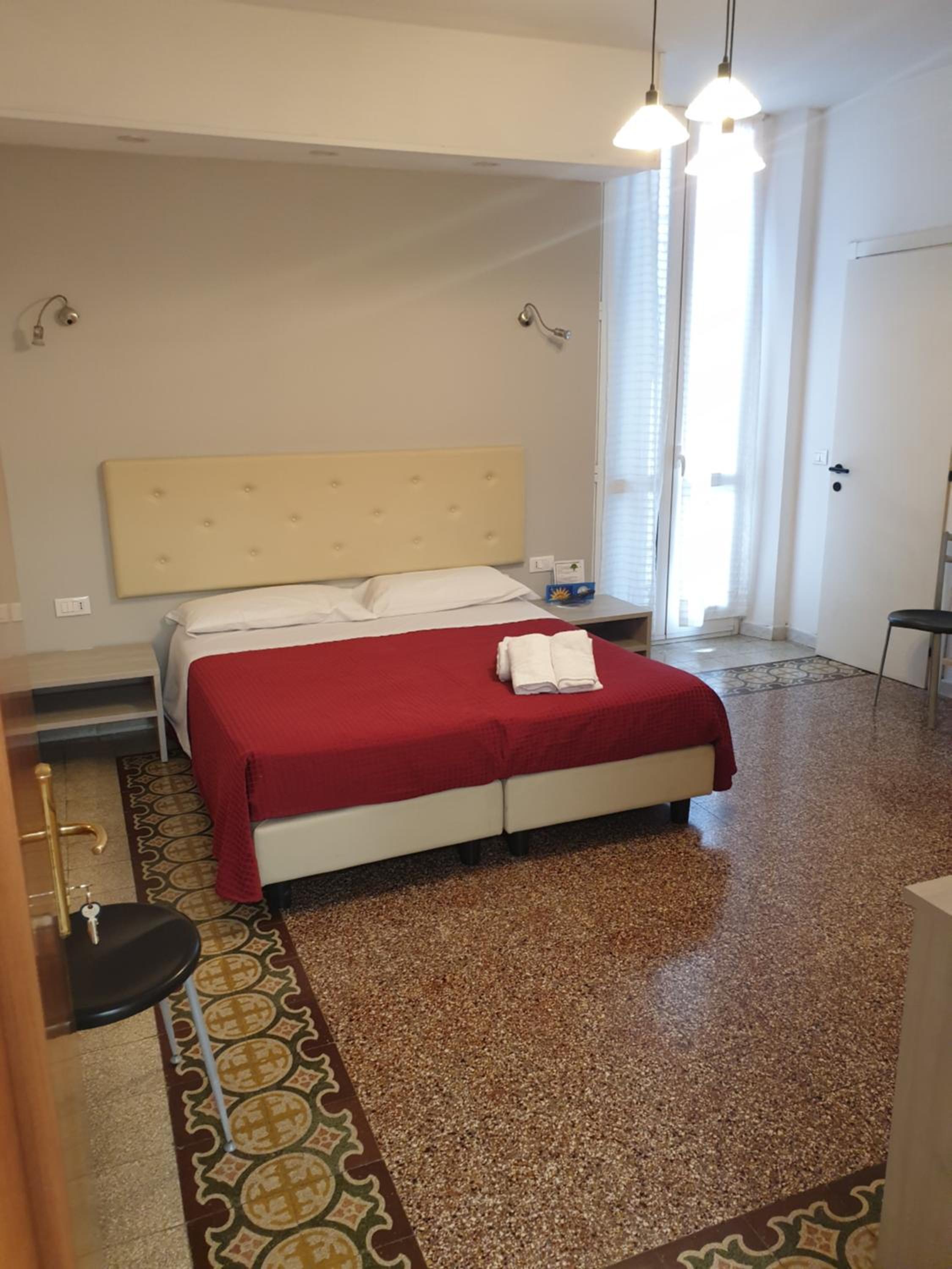 Double or Twin Room with Balcony - Photo 1