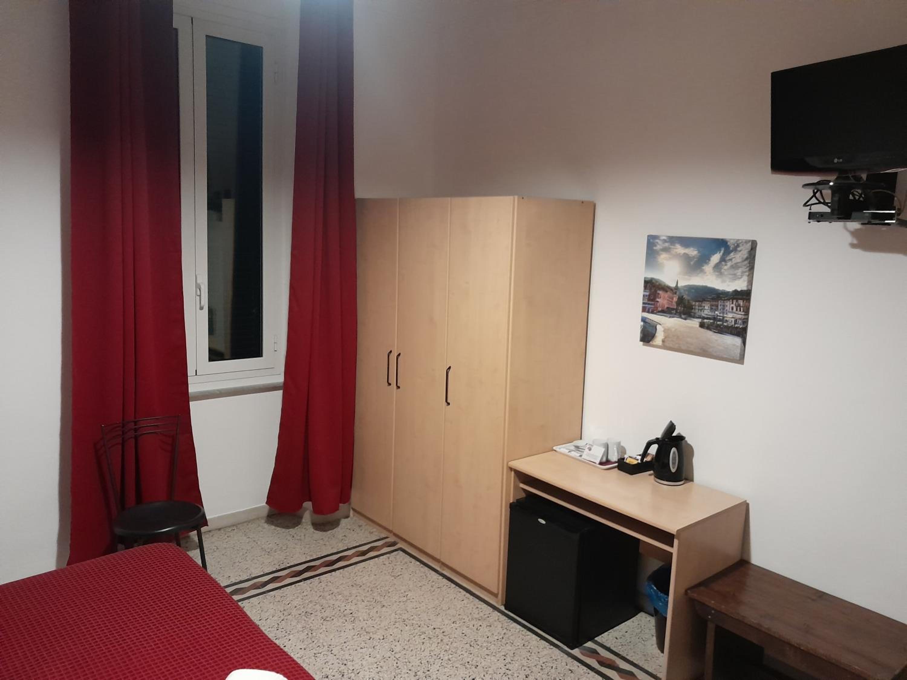 Double or Twin Room with Bathroom photo 2