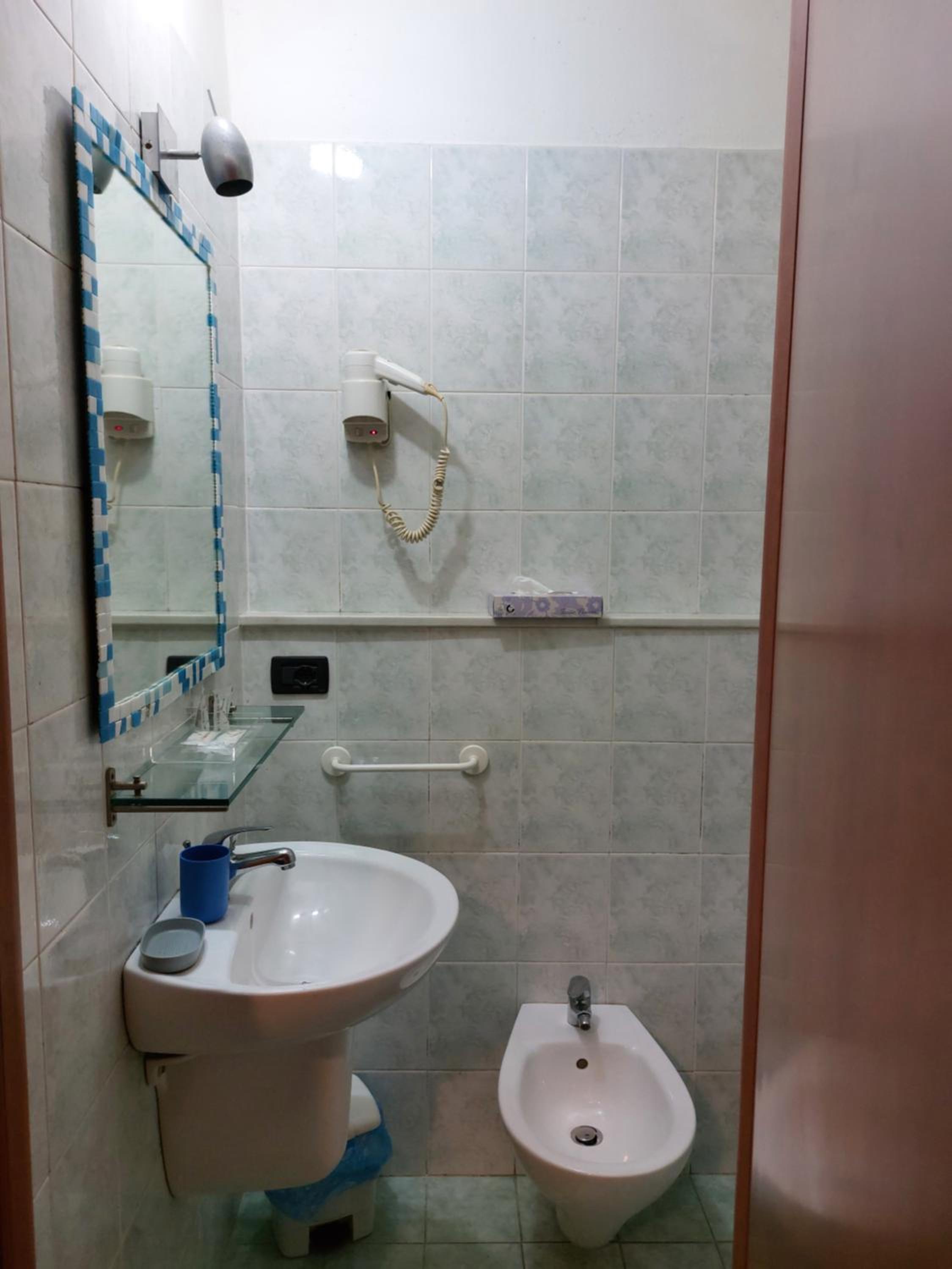 Double or Twin Room with Bathroom photo 3