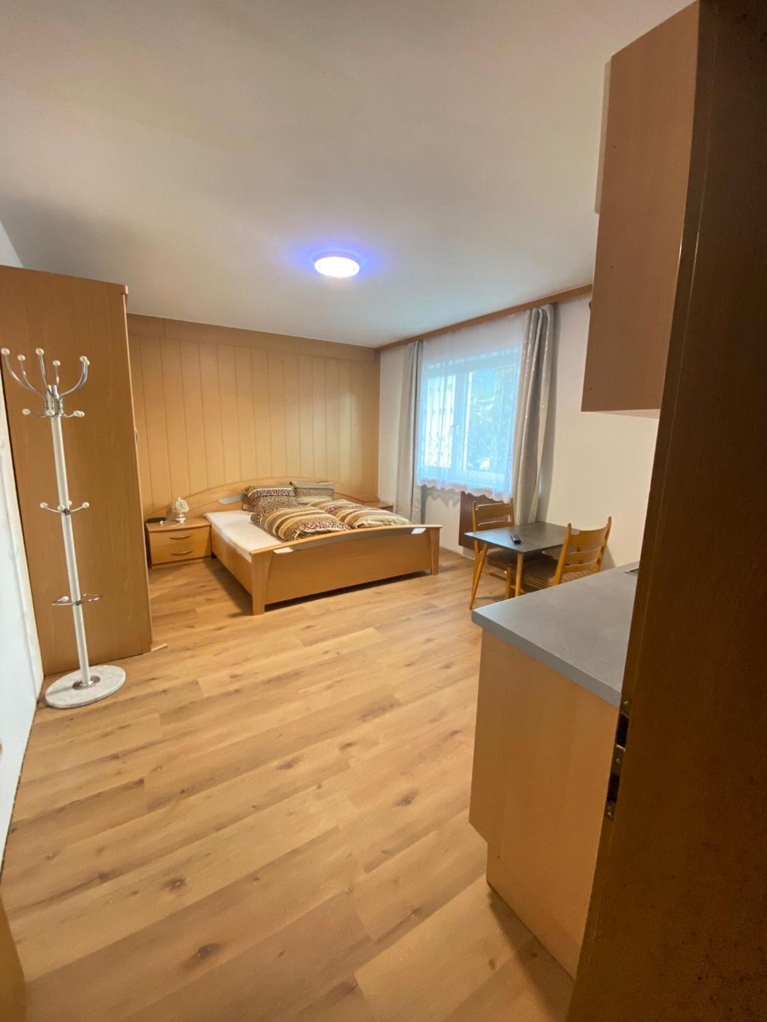 One-Bedroom Apartment photo 2