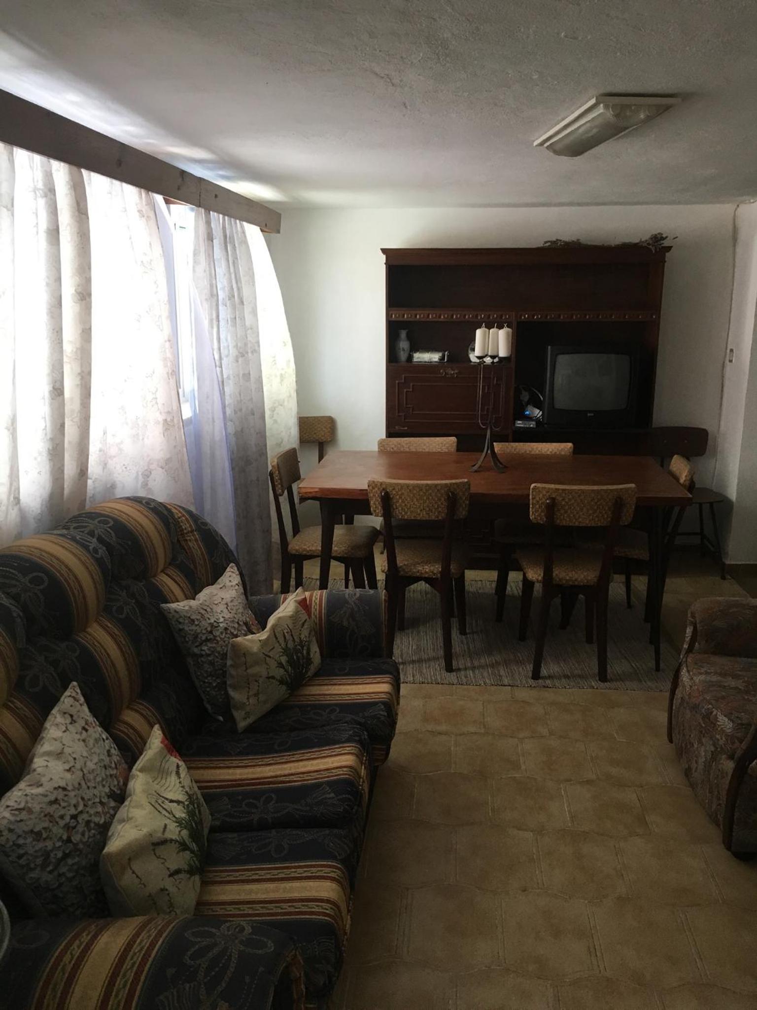 Small Twin Room - Photo 3