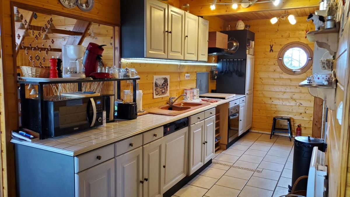 Four-Bedroom House photo 2