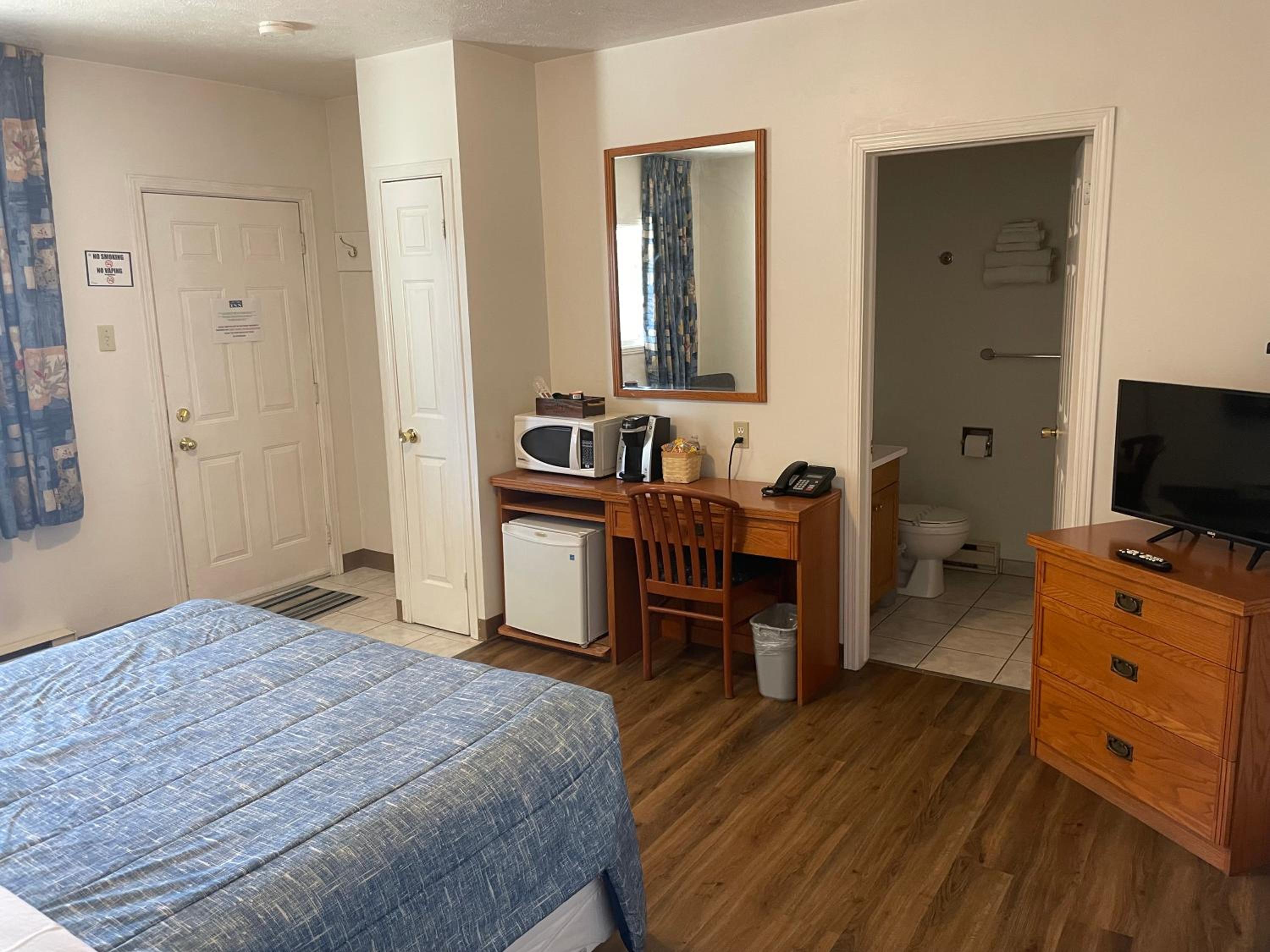 Standard Queen Room photo 2