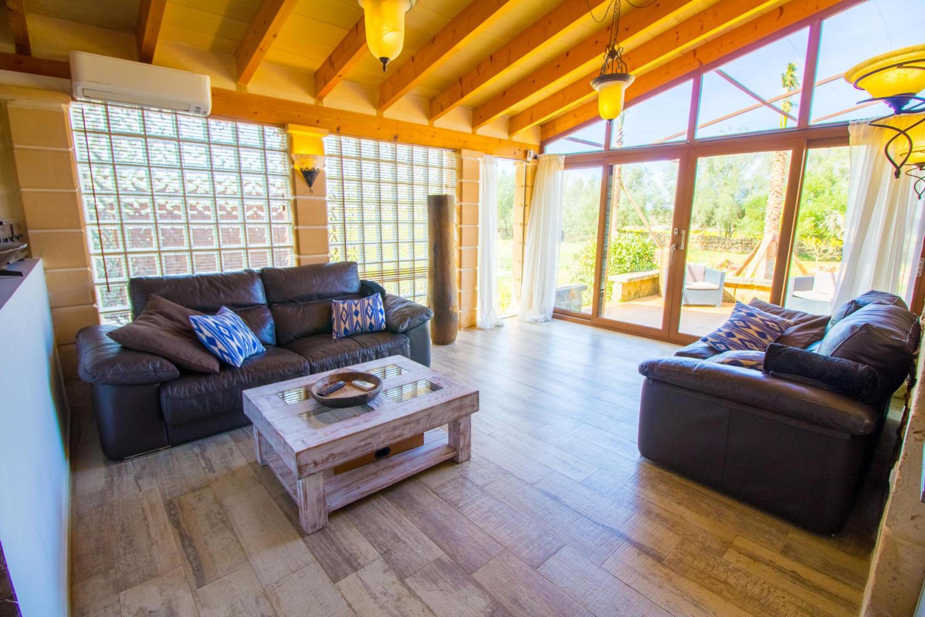 Villa photo 2