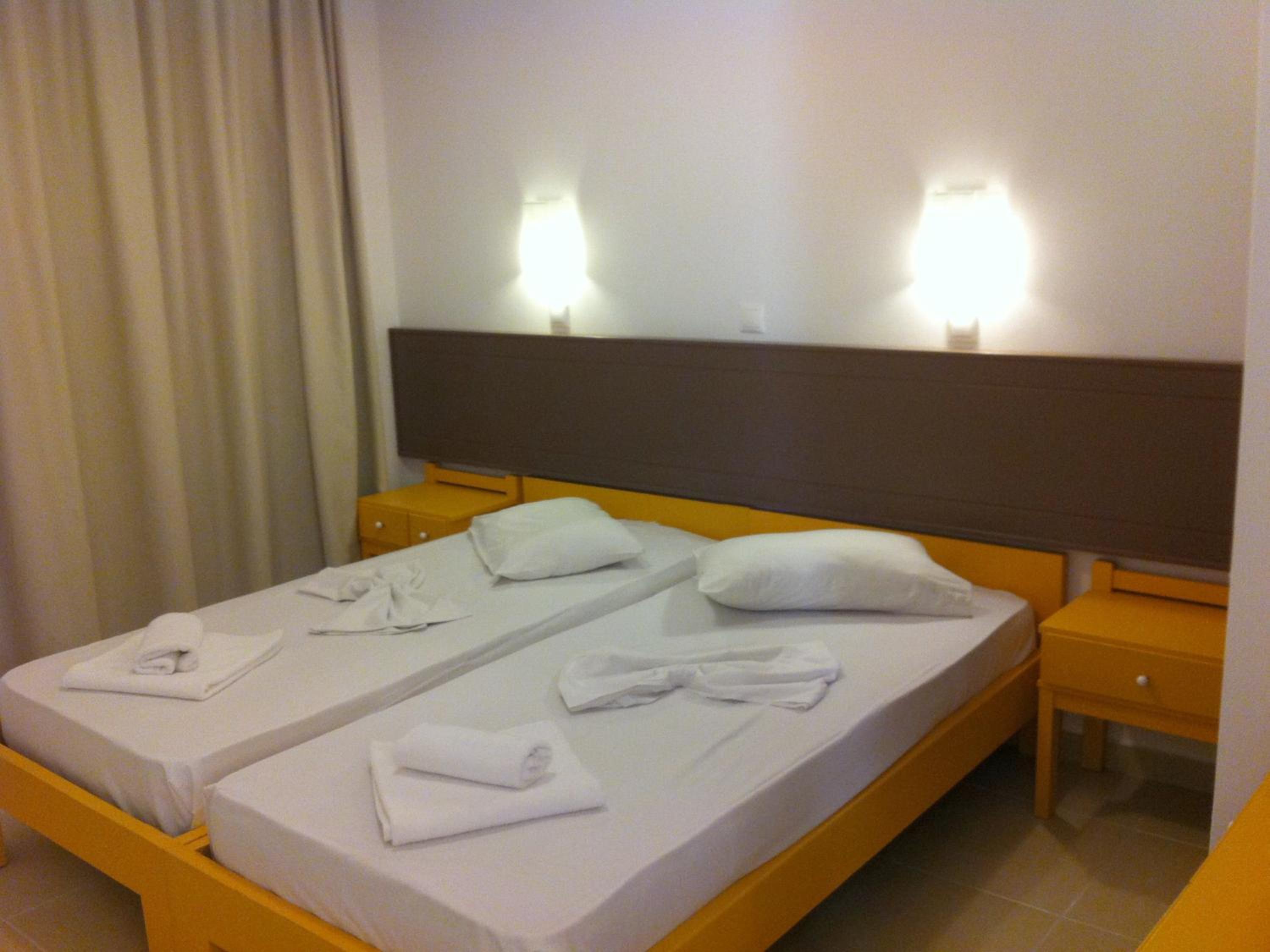 Two-Bedroom Apartment (2-4 Adults) photo 3