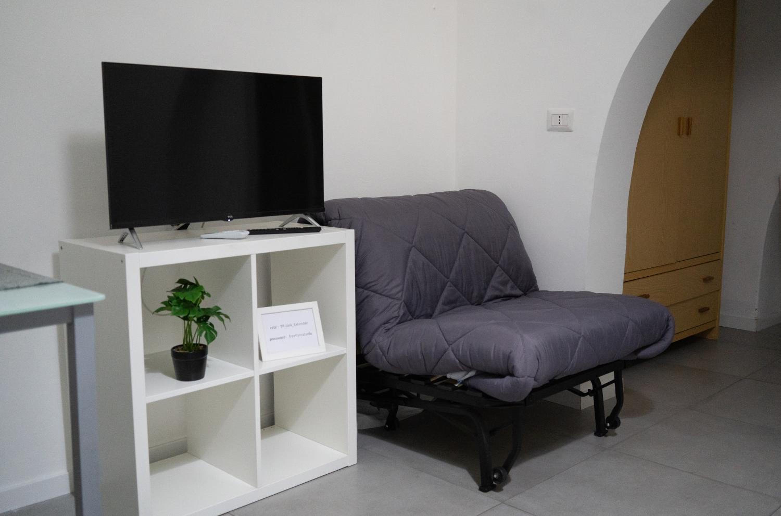 One-Bedroom Apartment - Photo 36