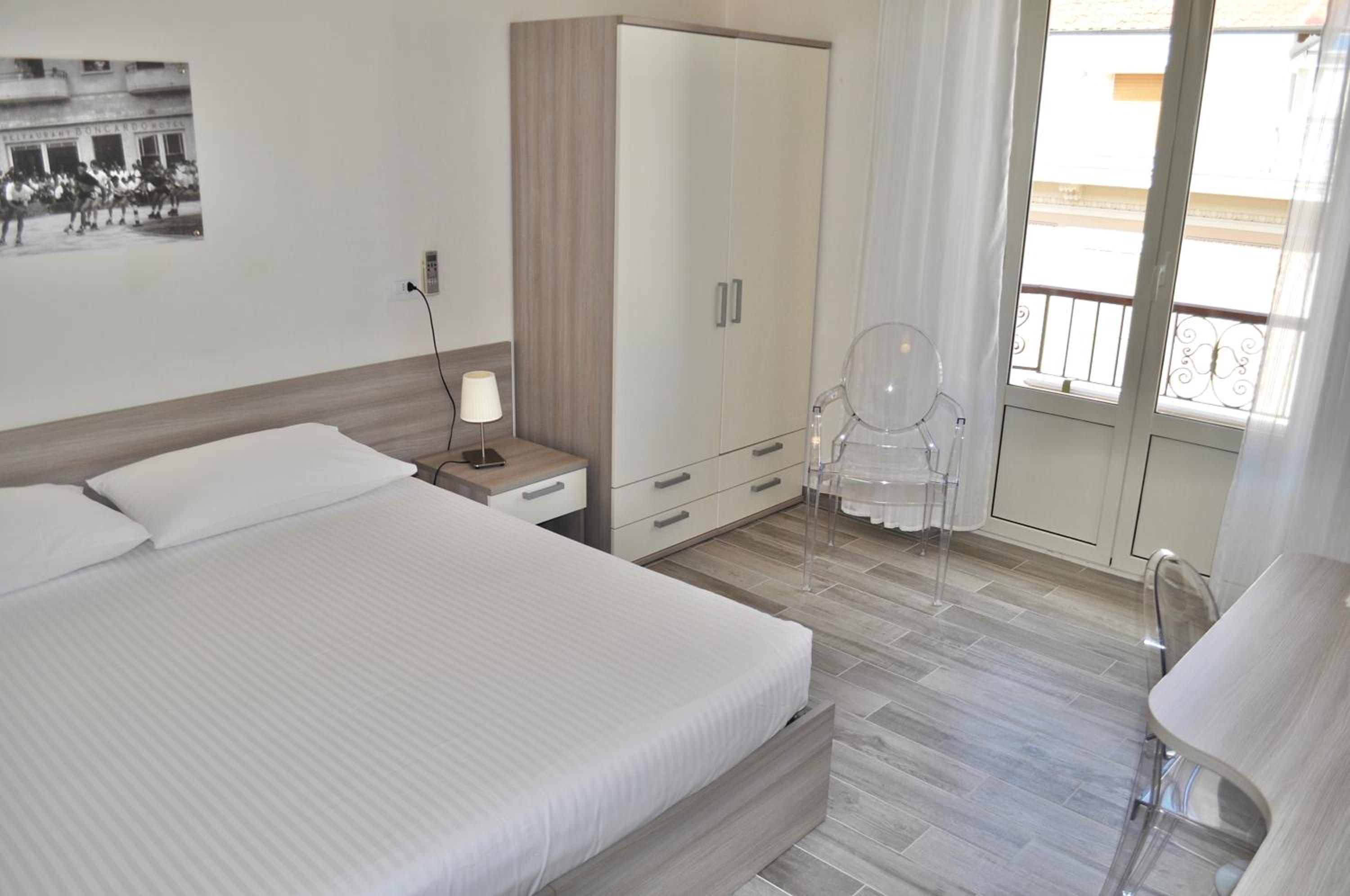 Economy Double Room photo 2