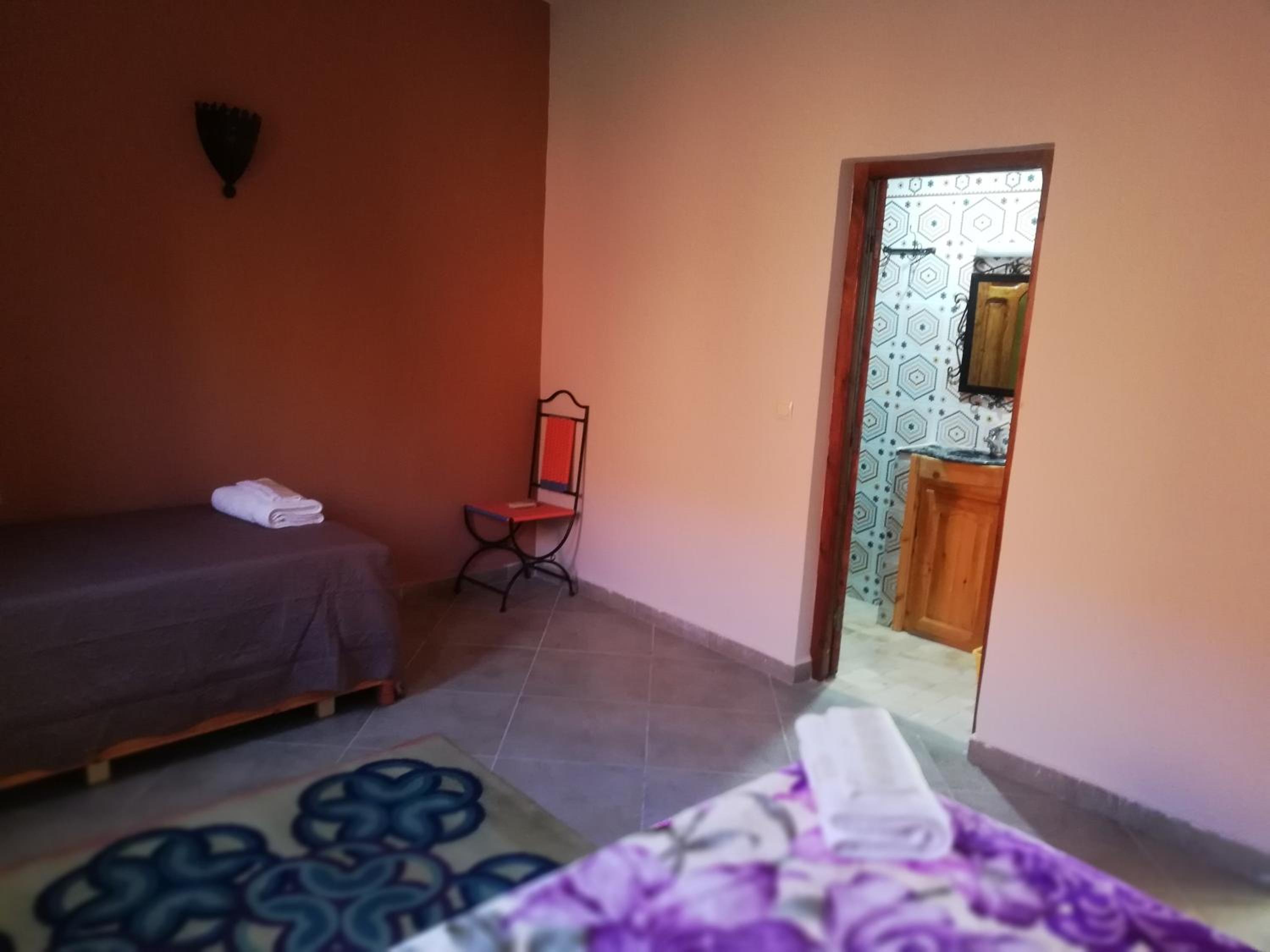 Twin Room with Private Bathroom - Photo 1