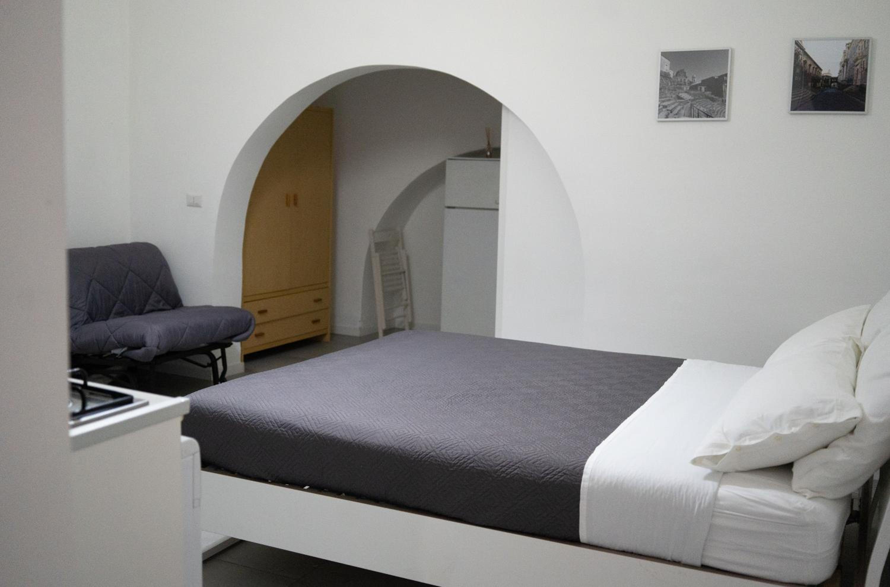 One-Bedroom Apartment - Photo 39