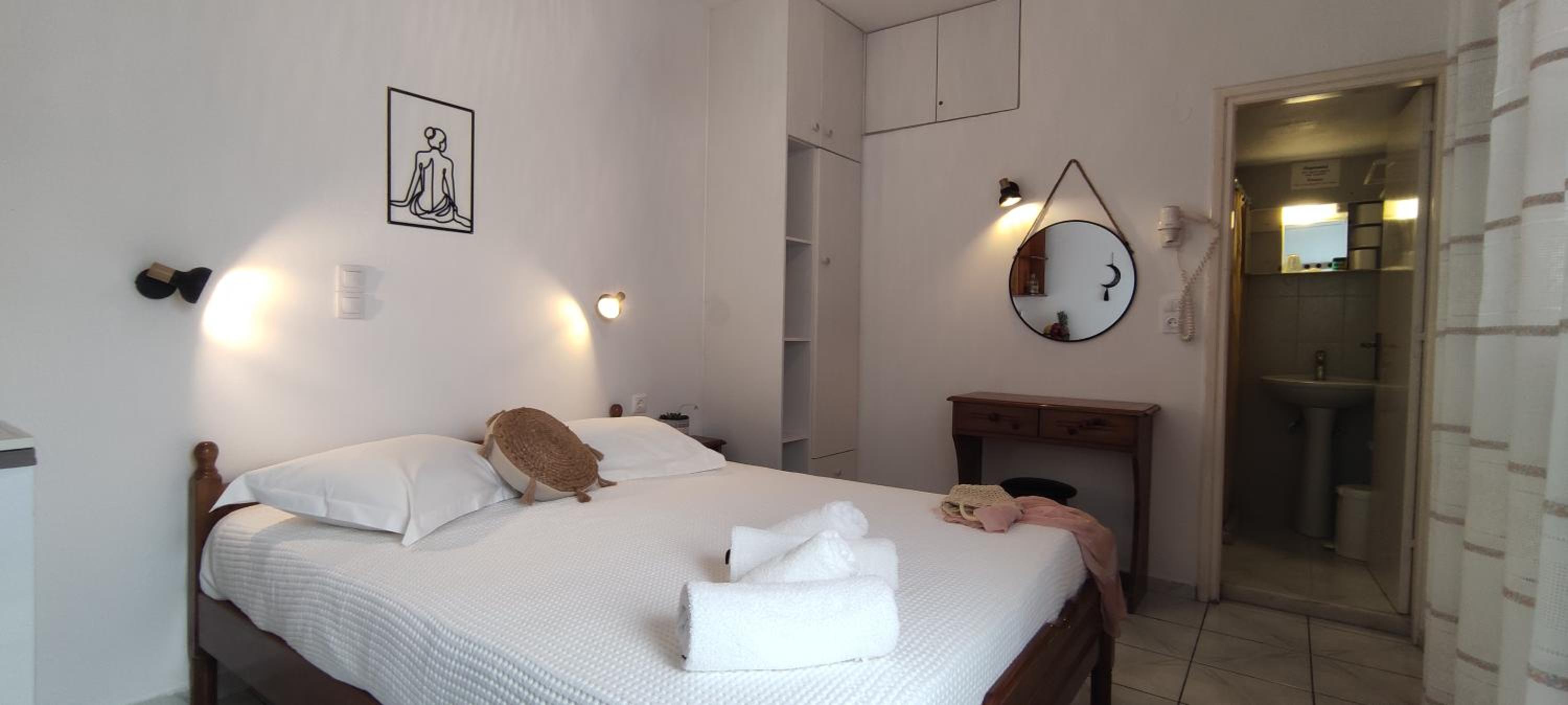 Double or Twin Room - Photo 11