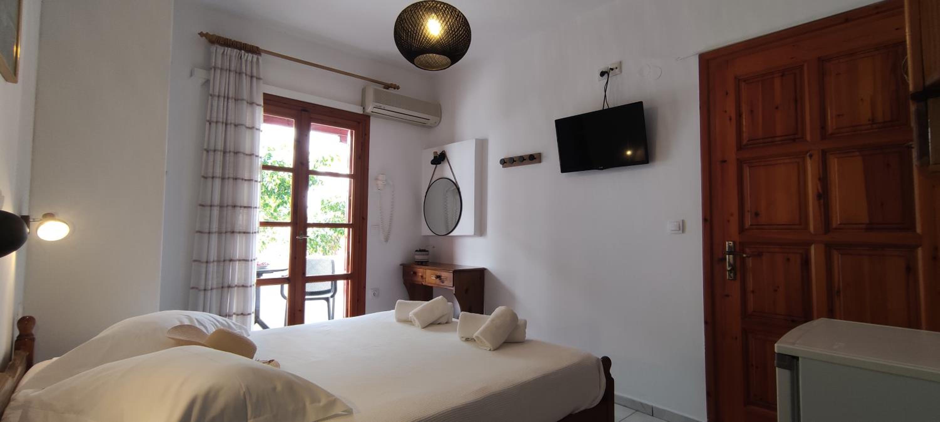Double or Twin Room - Photo 8