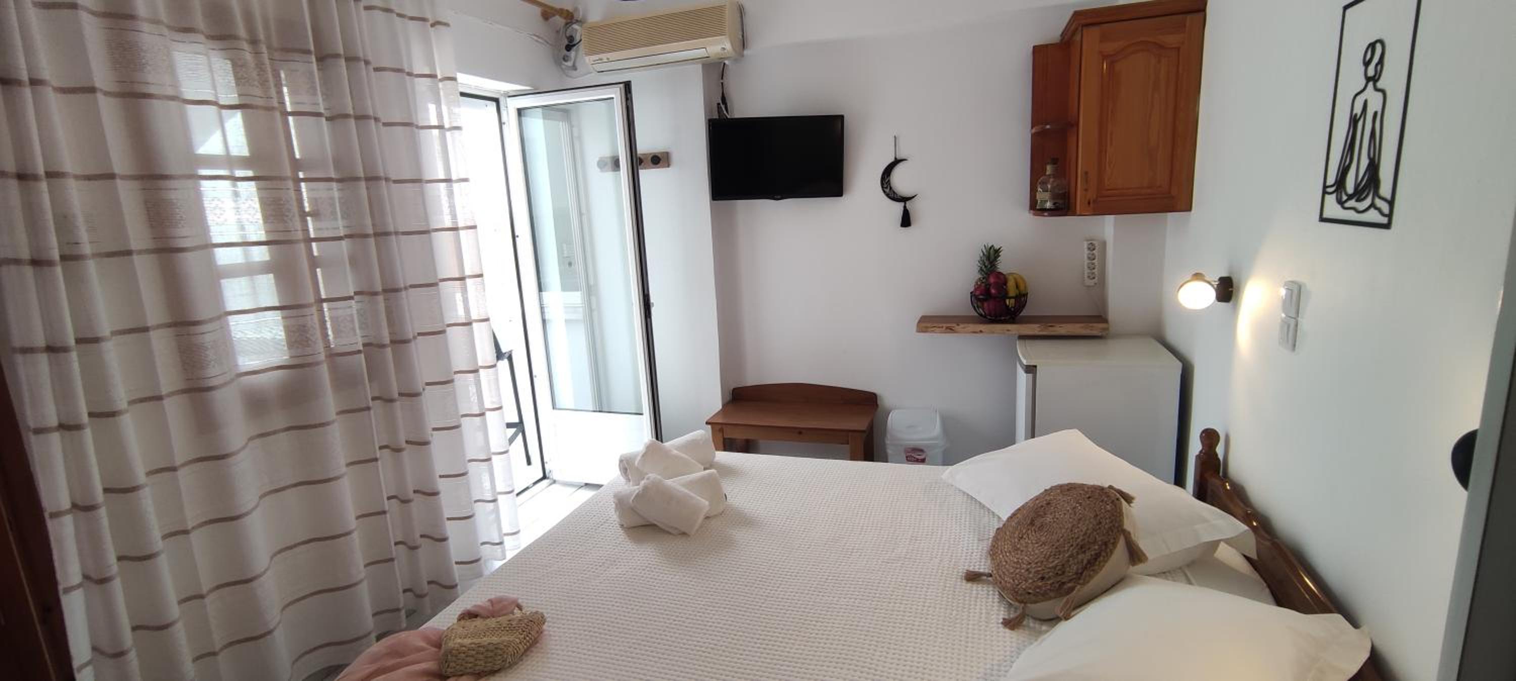 Double or Twin Room - Photo 9