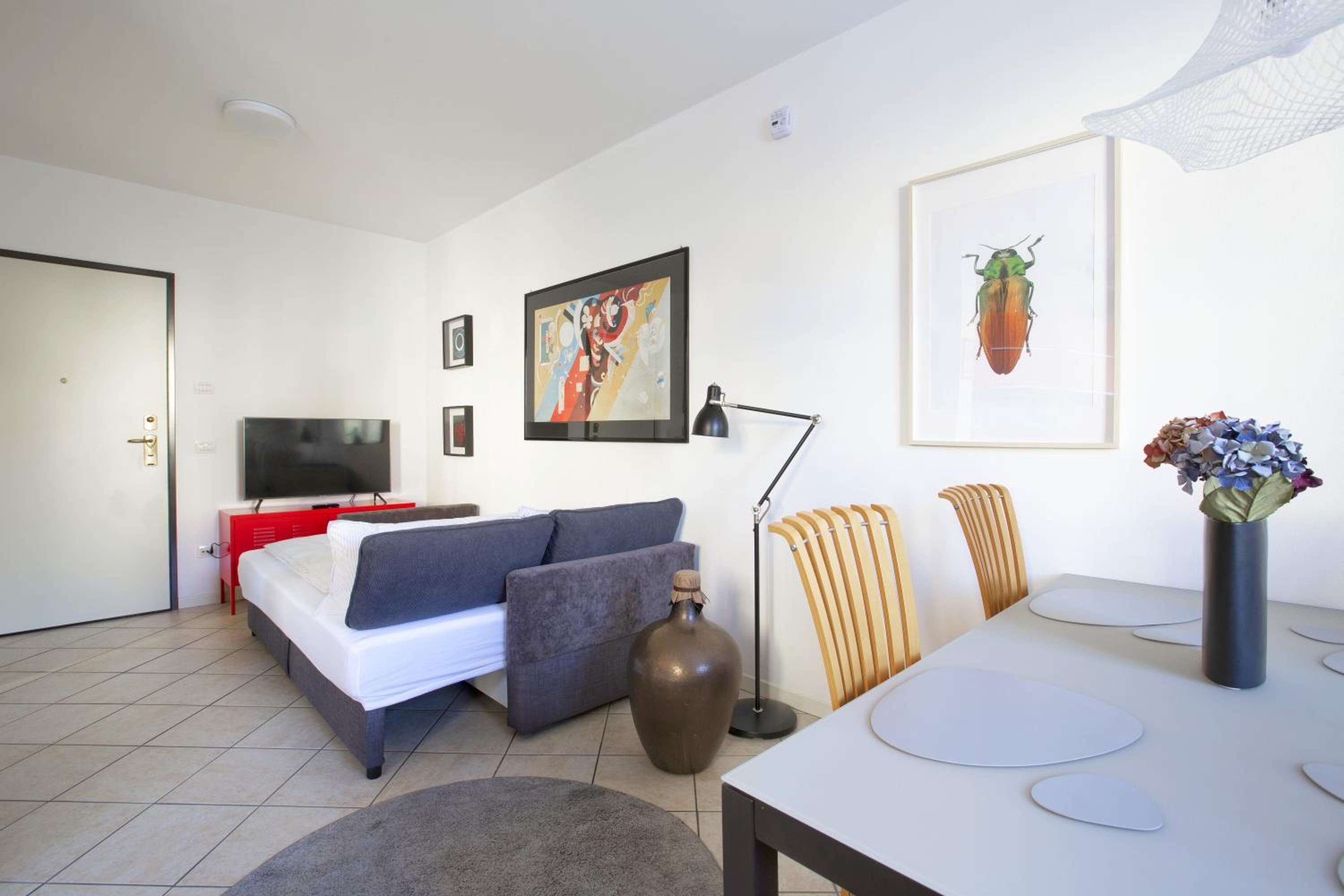 One-Bedroom Apartment - Photo 32