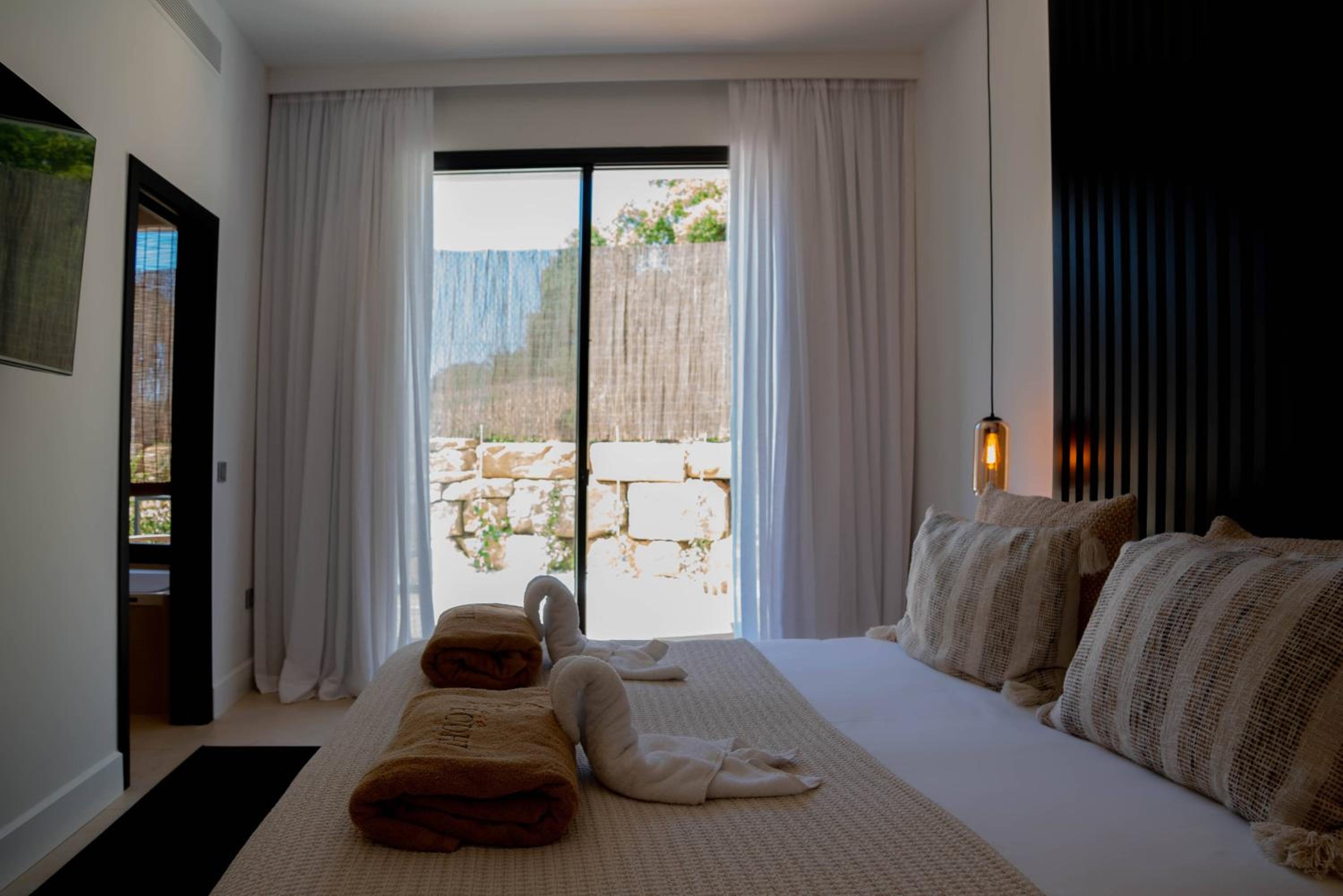 King Room with Garden View - Photo 2