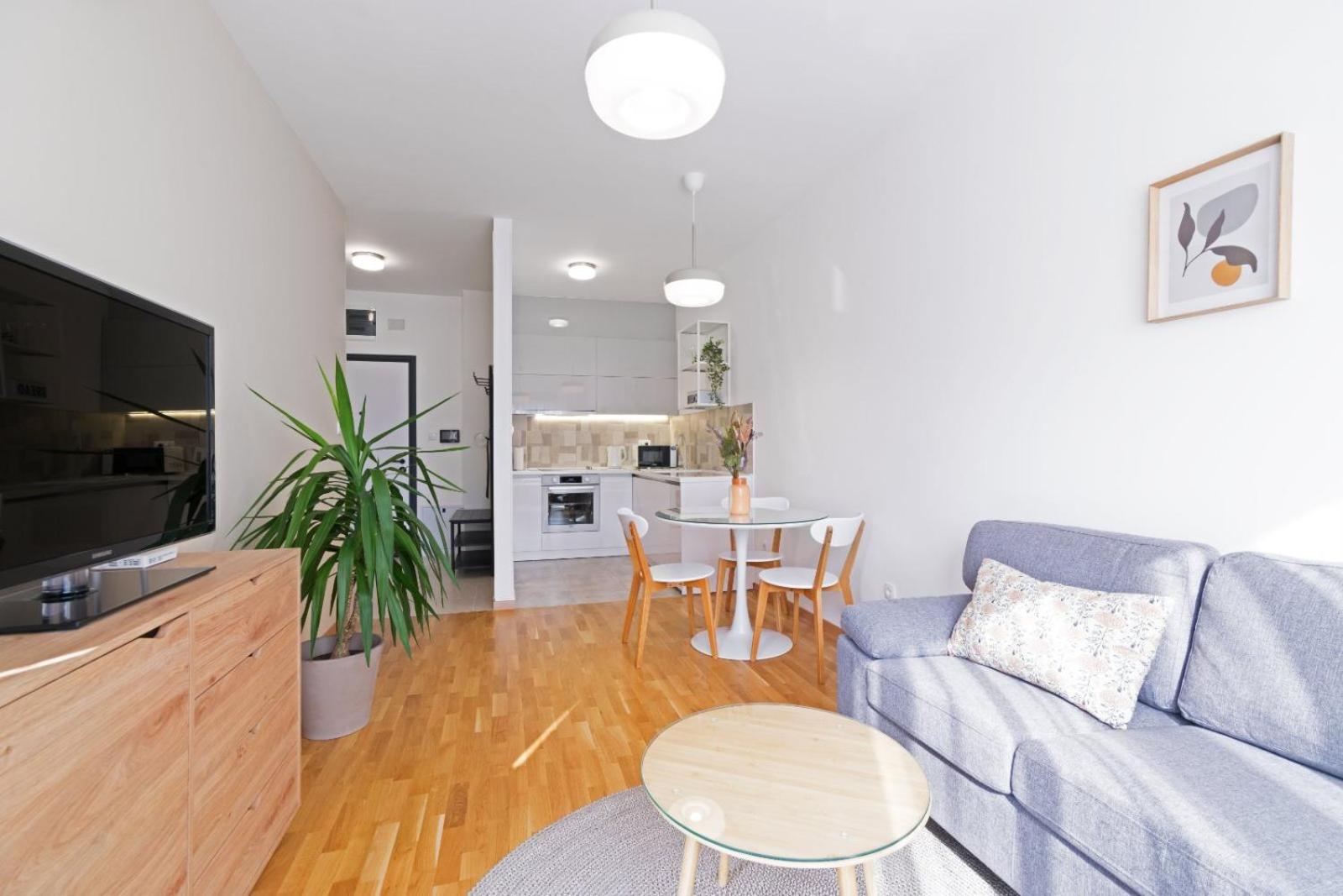 One-Bedroom Apartment photo 1