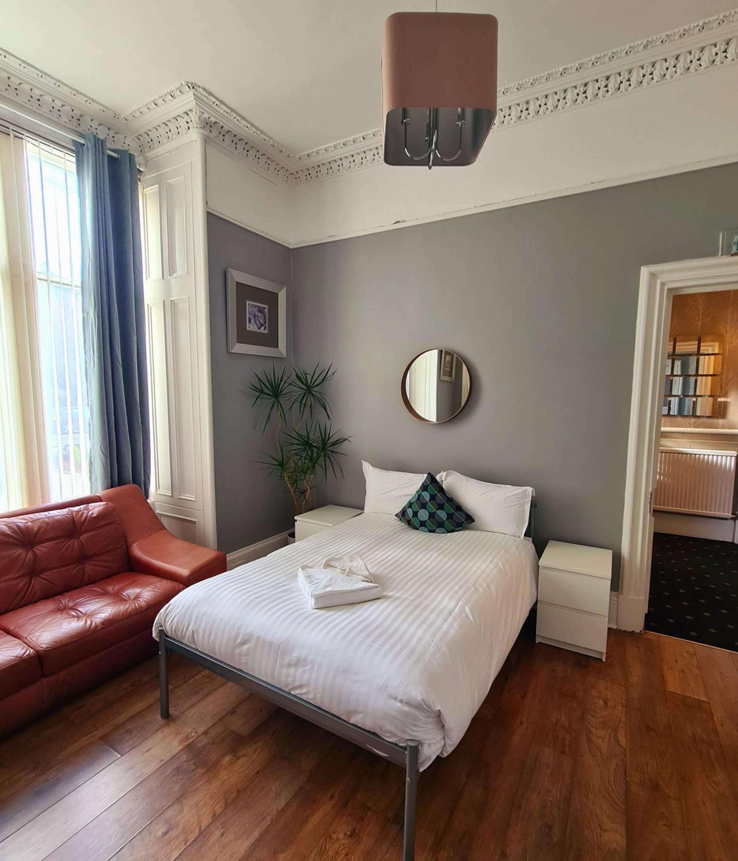 Double Room - Photo 8