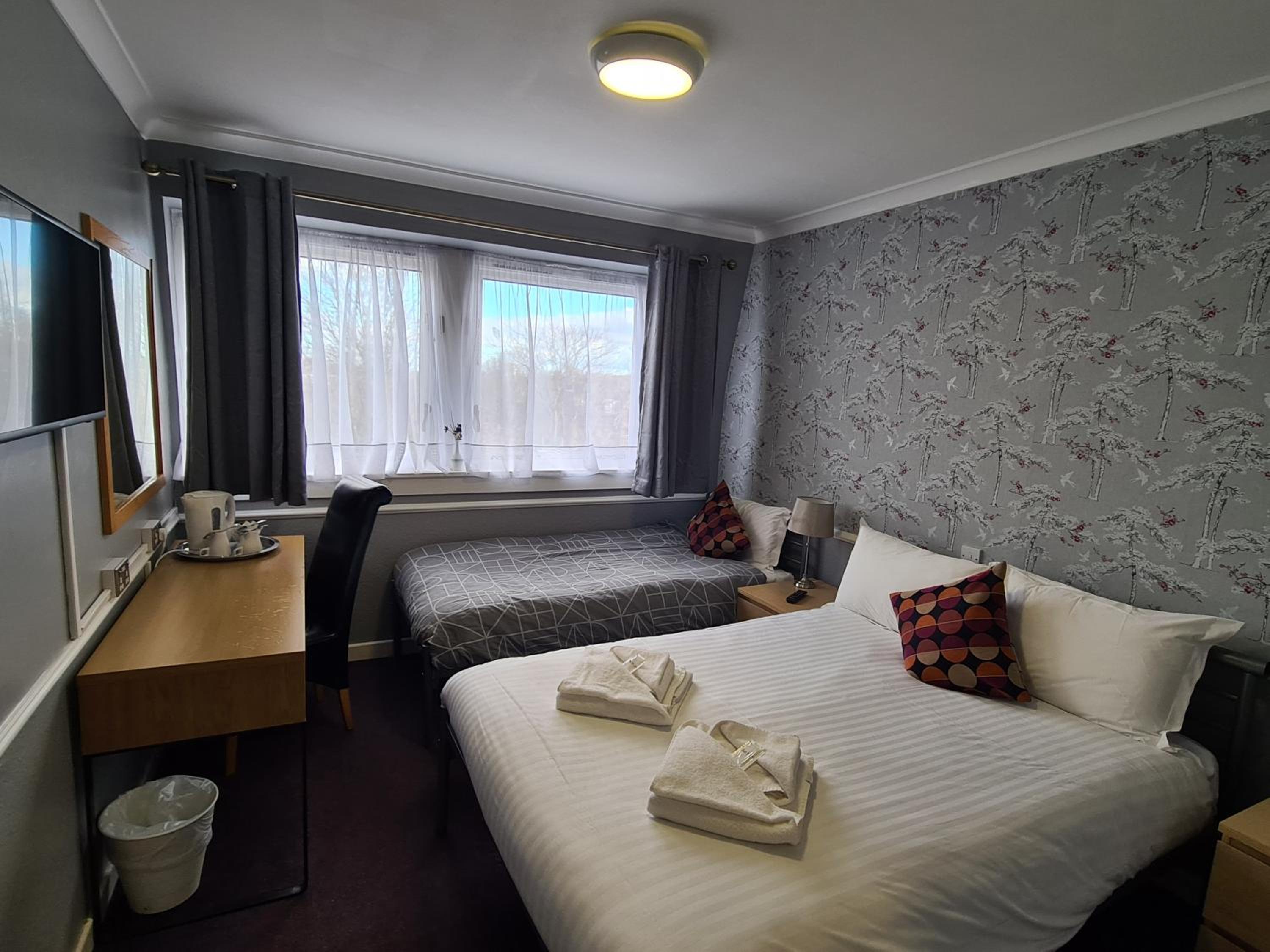 Double Room - Photo 10