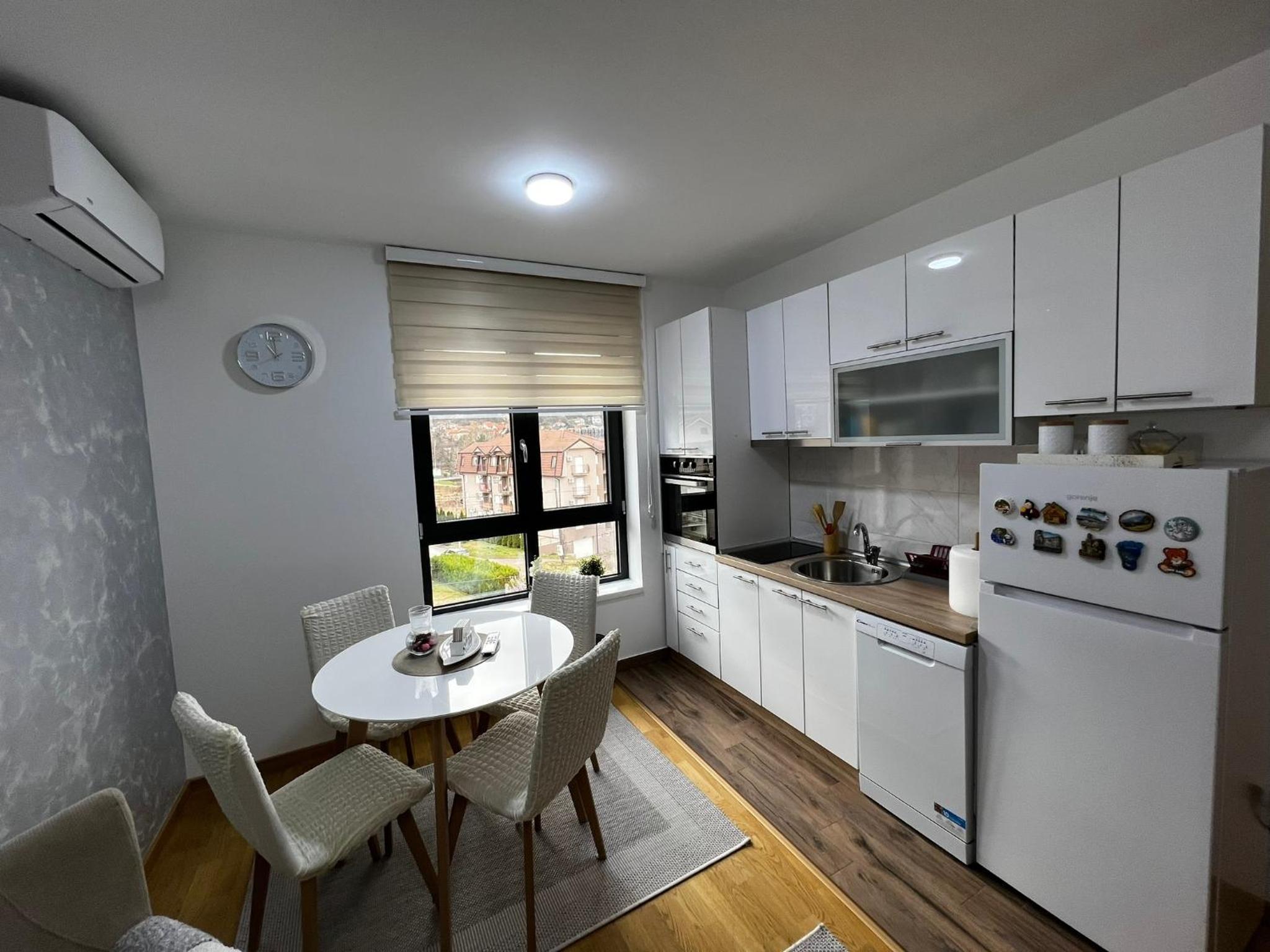 One-Bedroom Apartment photo 3