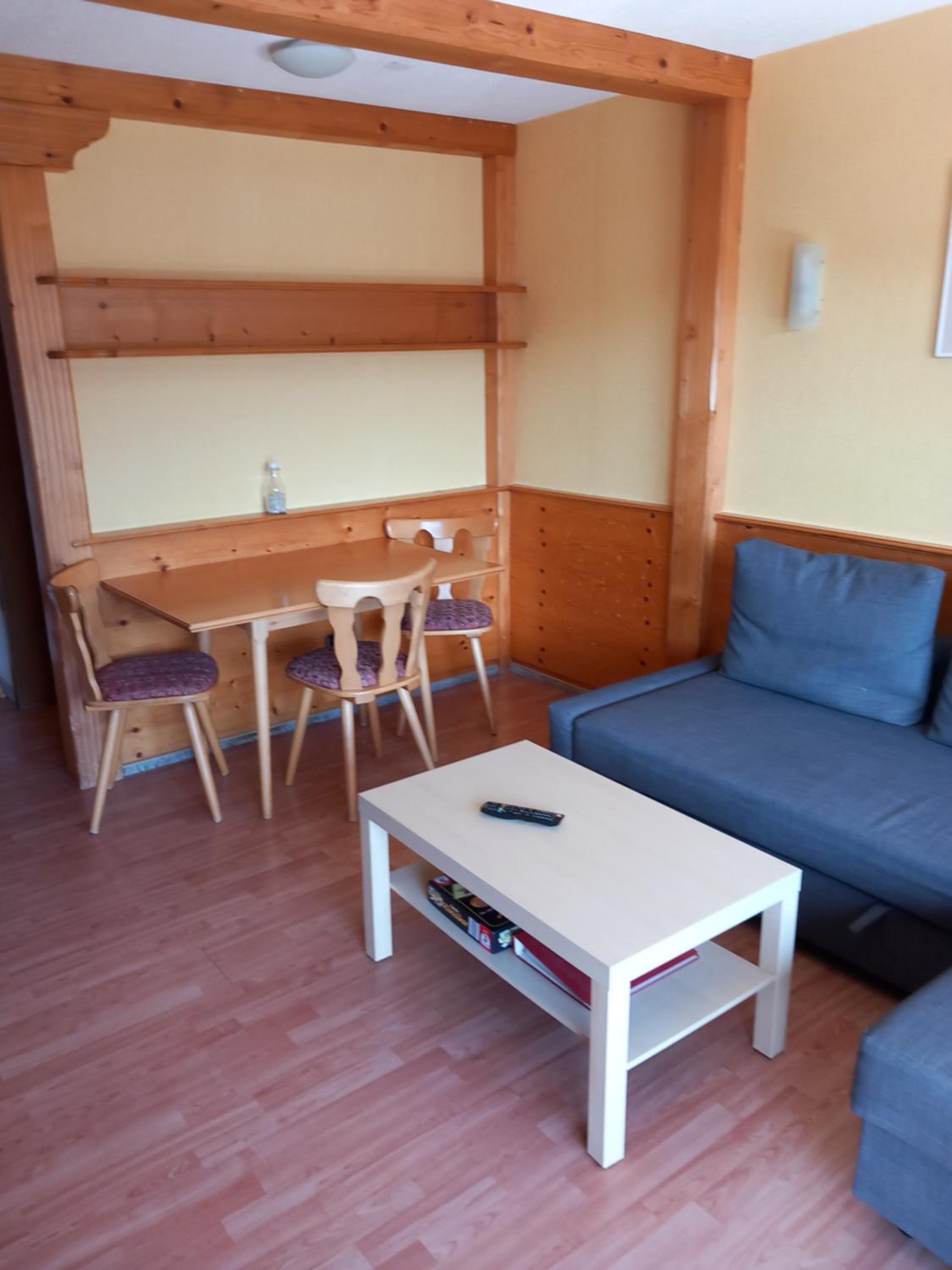 Apartment with Balcony photo 3
