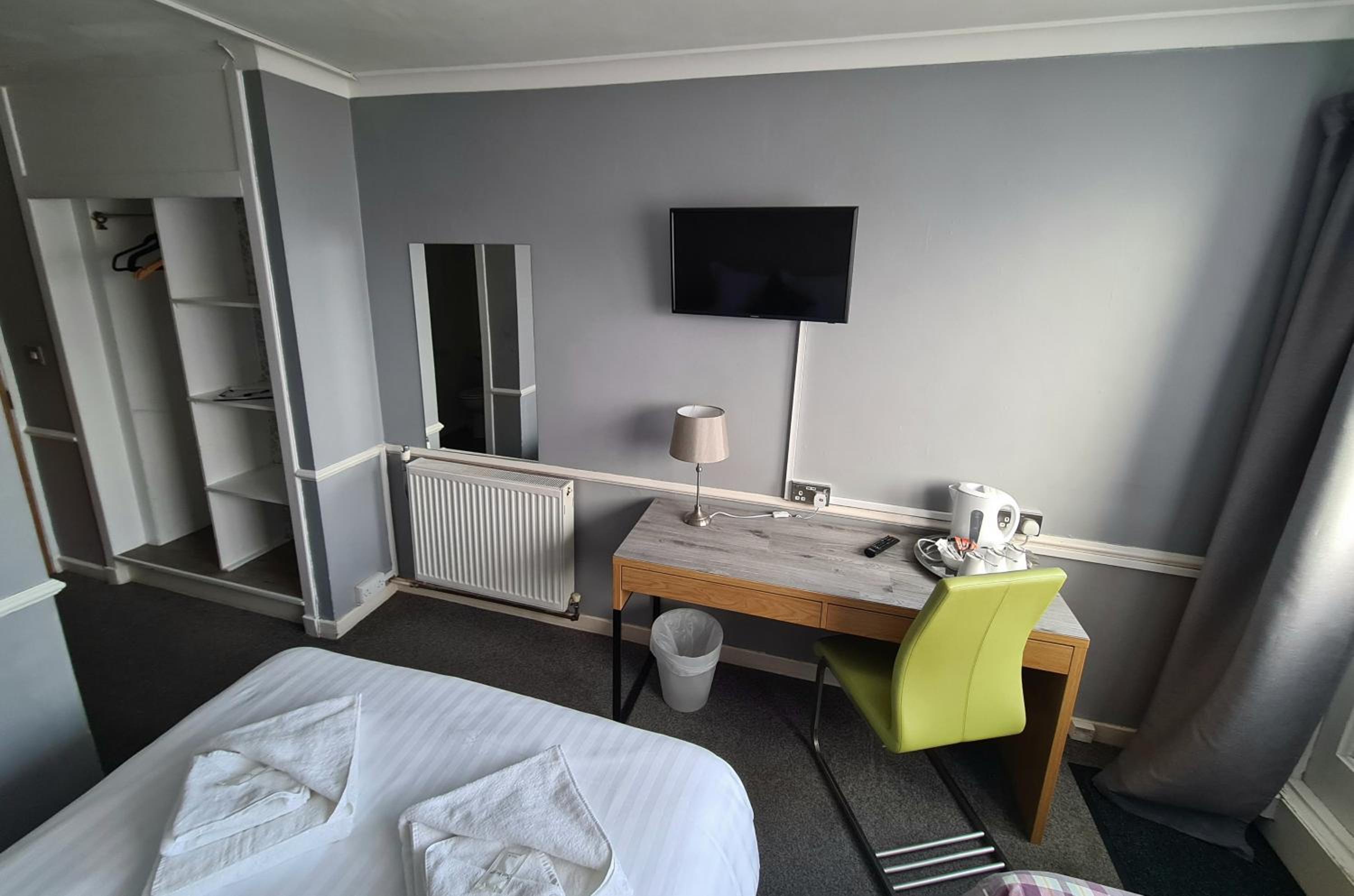 Double Room - Photo 4