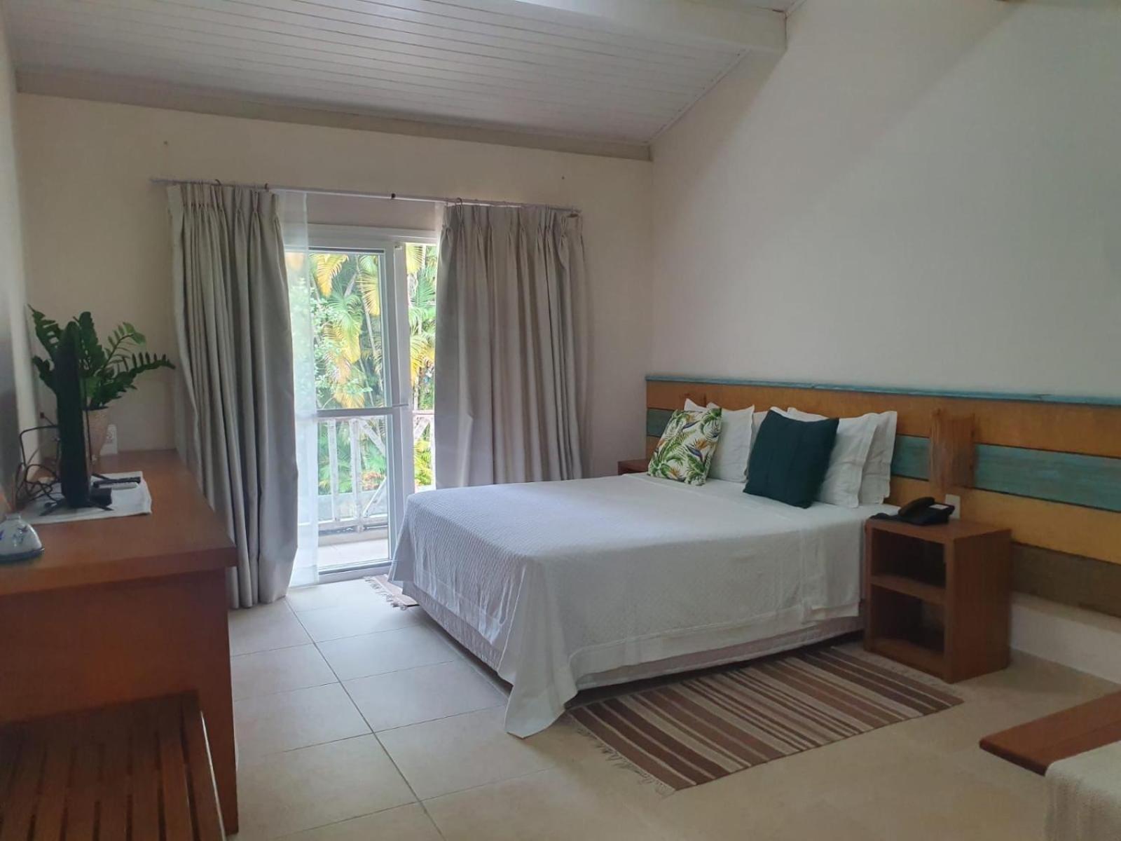Deluxe Room with Balcony photo 2