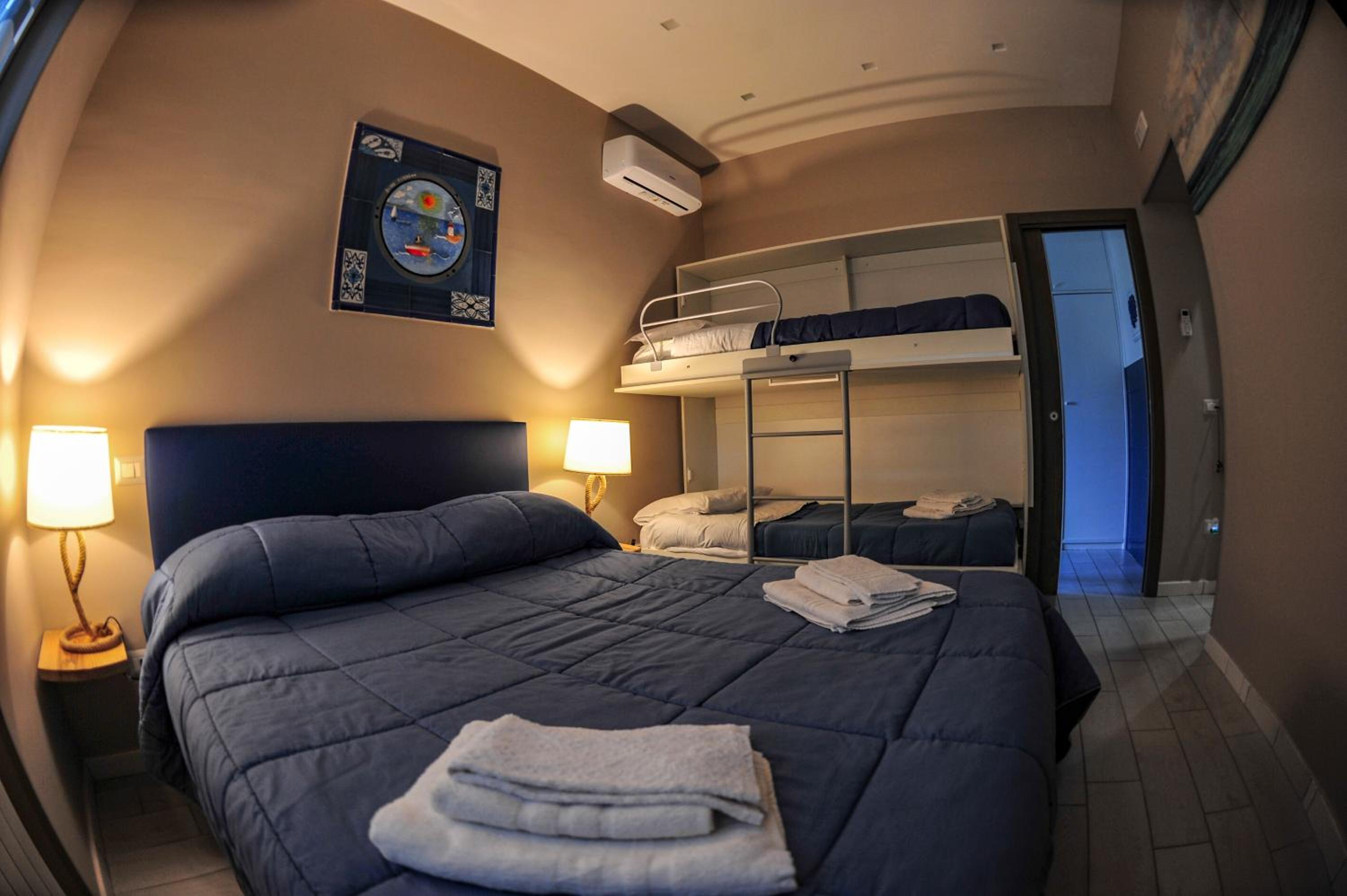 Double Room with Private Bathroom photo 2