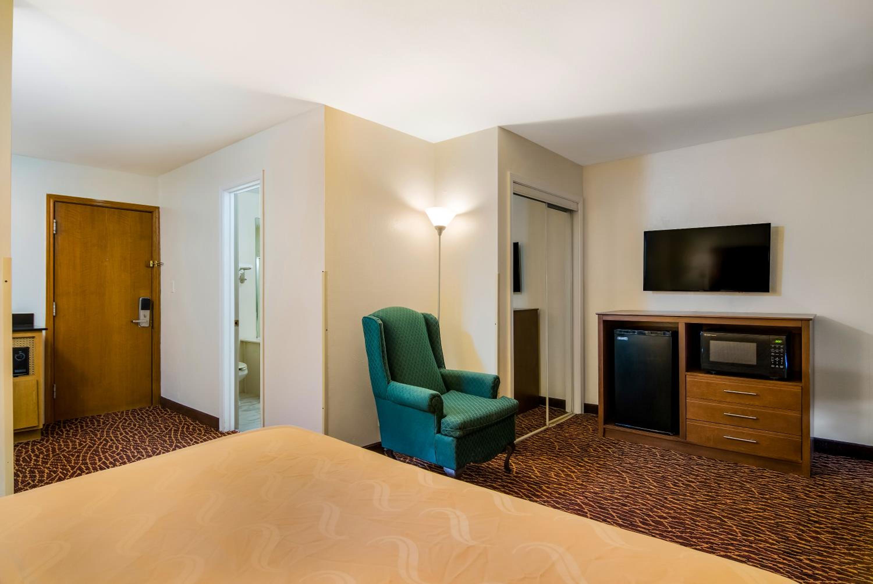 One Room Suite - Non Smoking - Photo 3