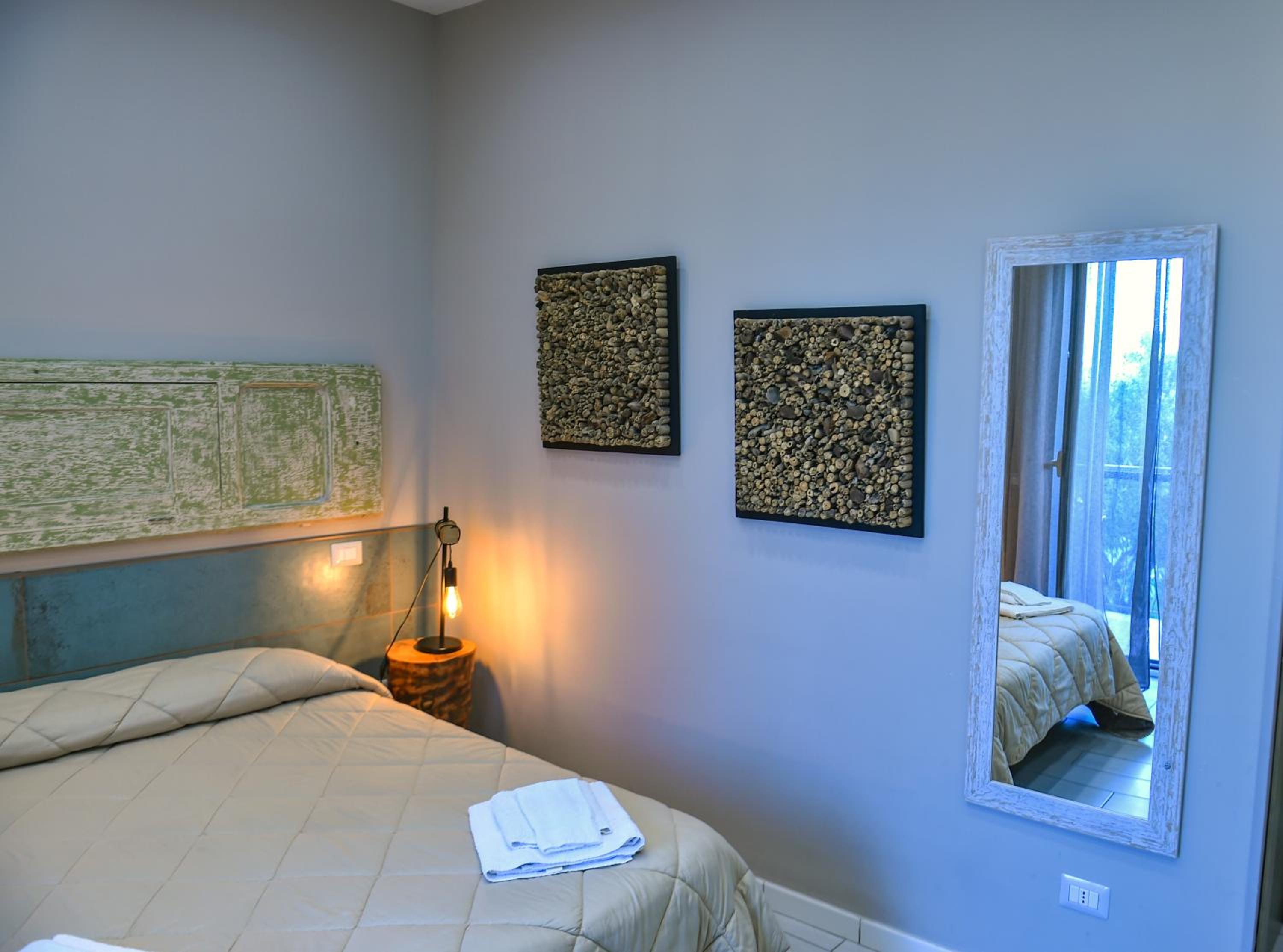 Deluxe Double Room with Extra Bed photo 3