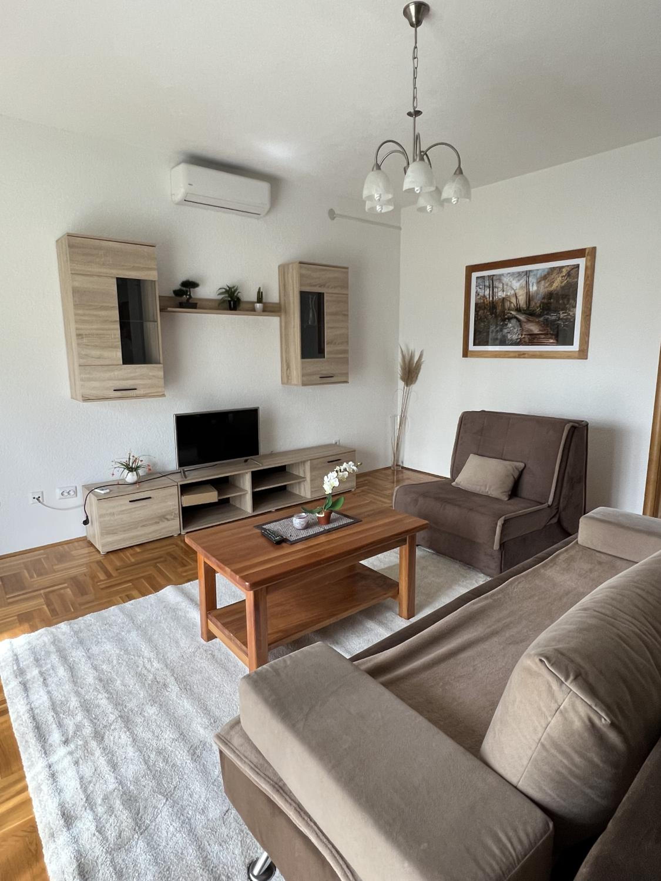 One-Bedroom Apartment - Photo 4