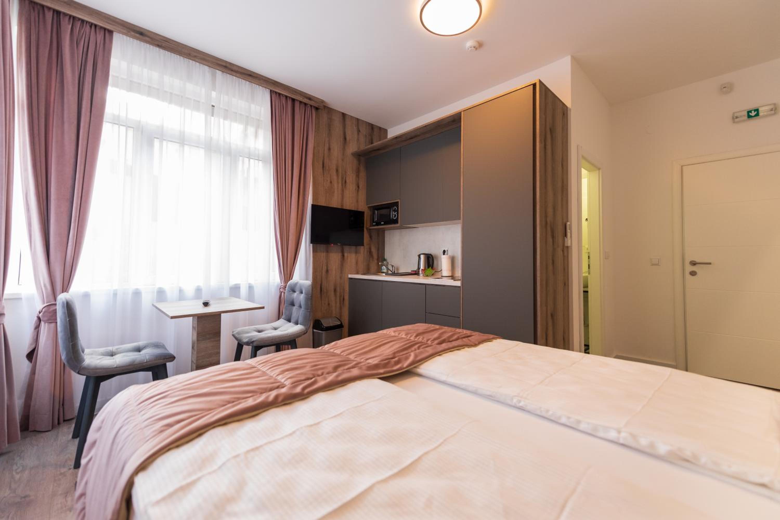 Studio Apartment photo 2
