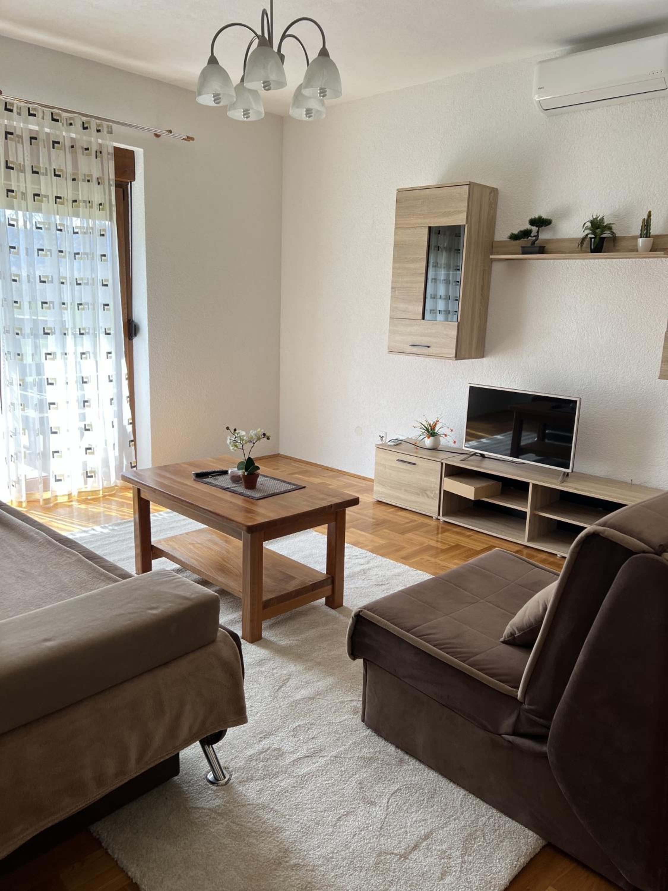 One-Bedroom Apartment - Photo 7