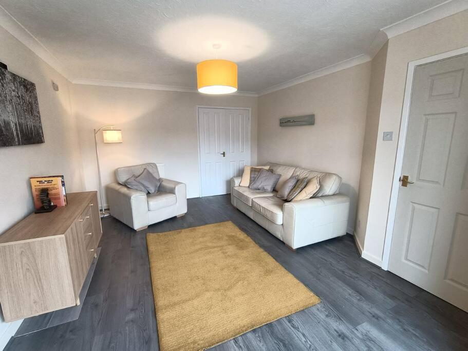 Three-Bedroom House photo 1
