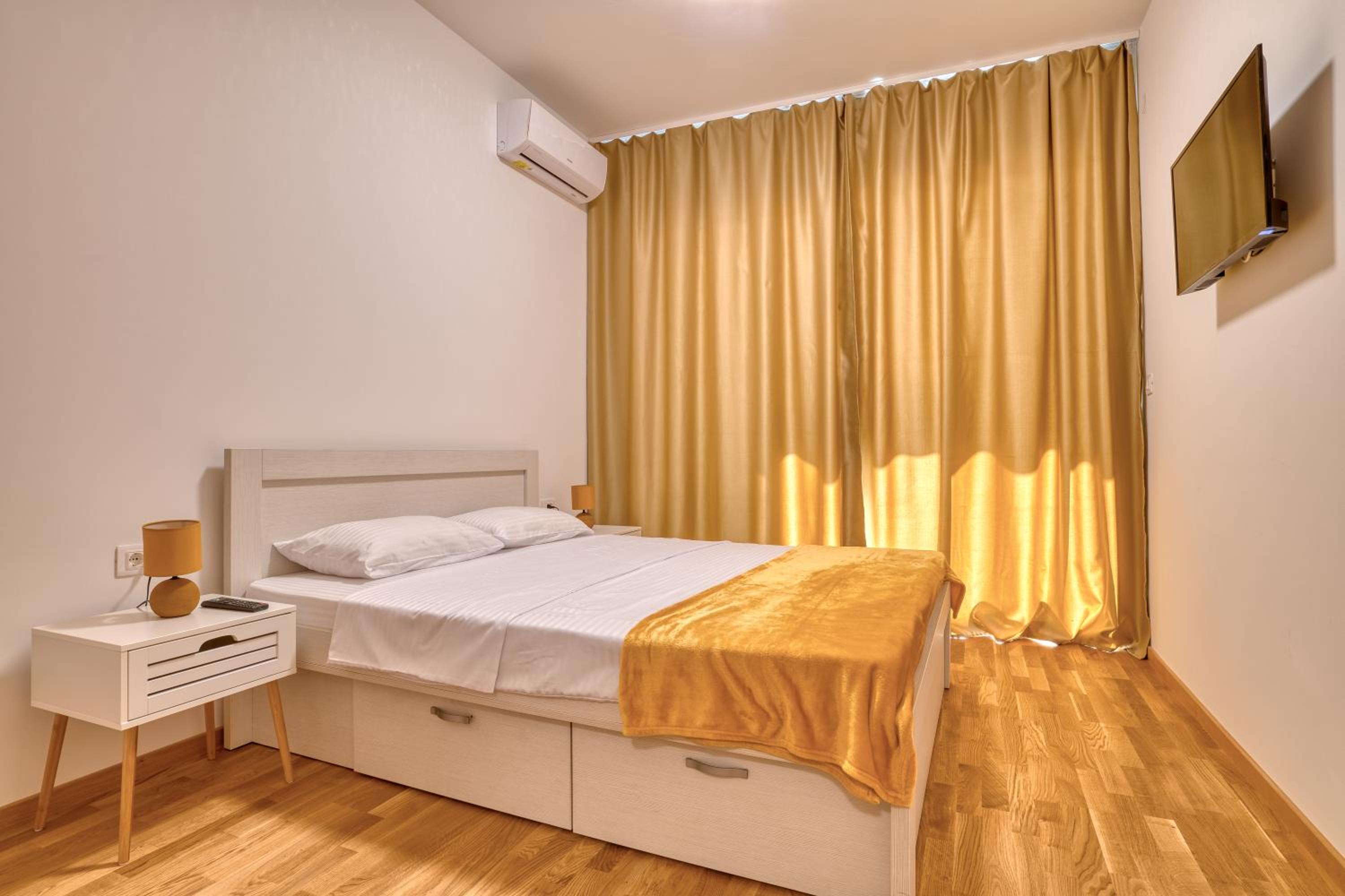 Studio Apartment photo 2
