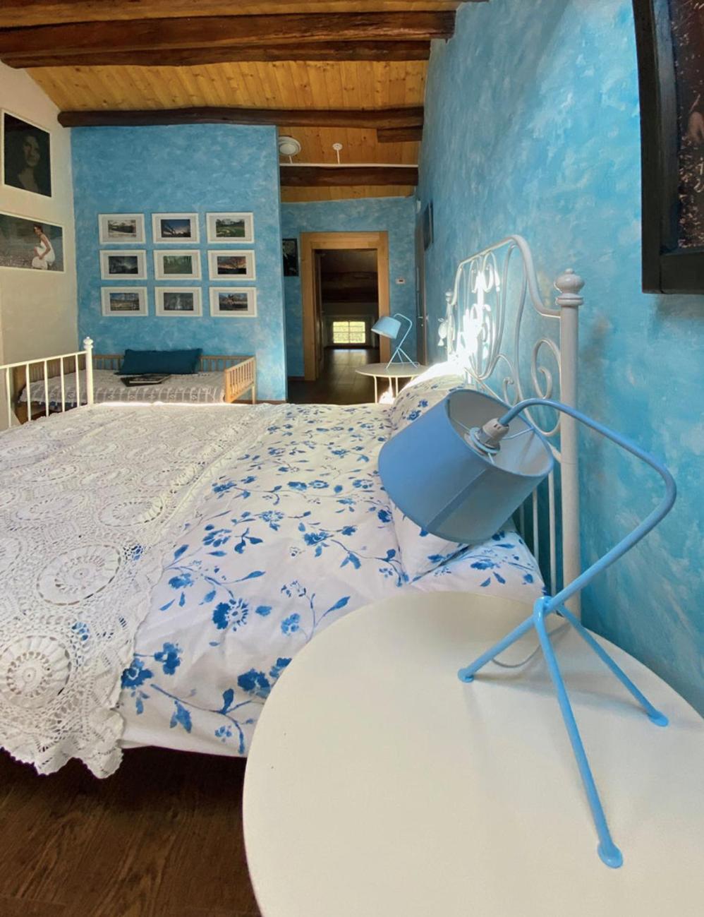 Deluxe Double Room (2 Adults + 1 Child)