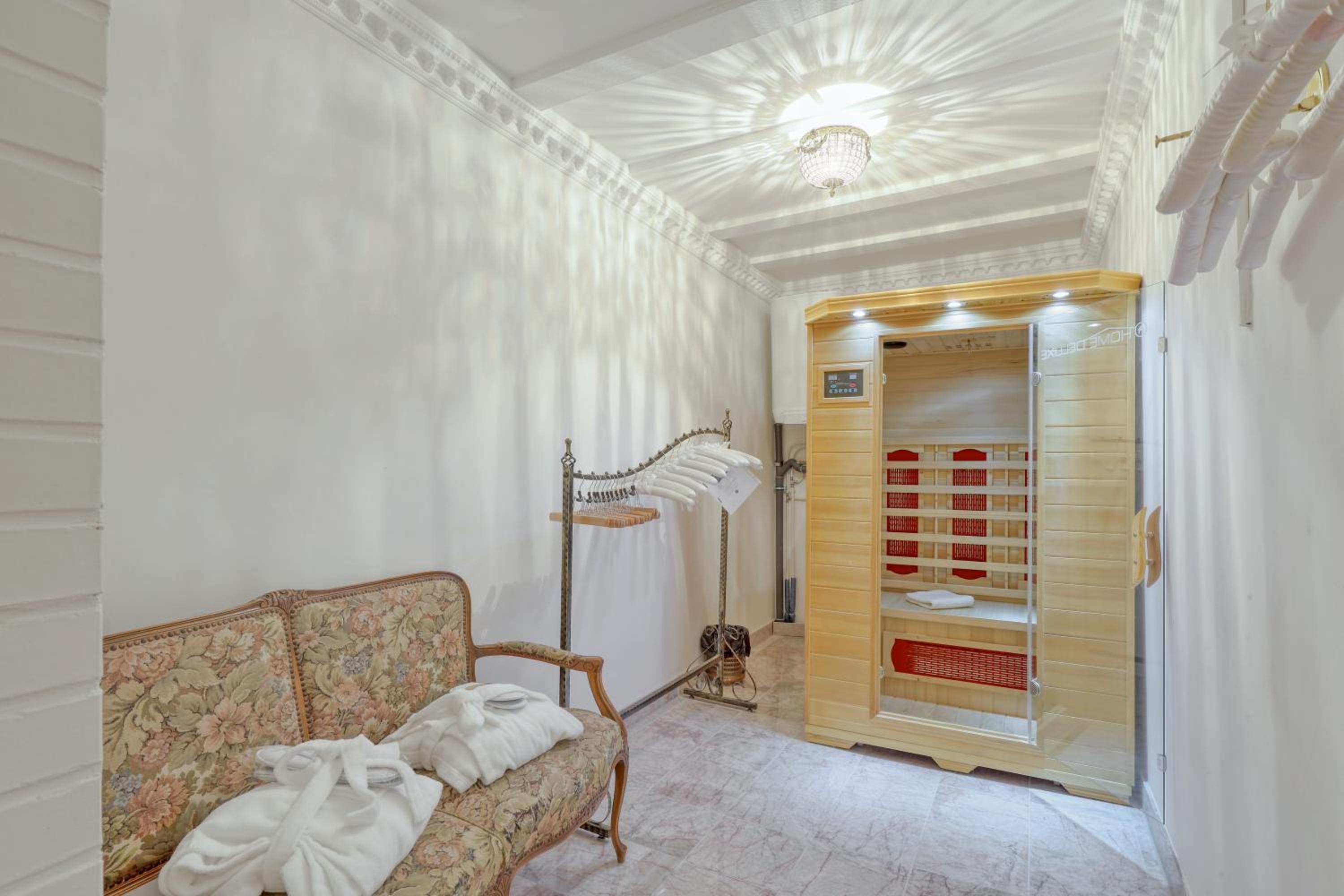 Suite with Garden View - Photo 6